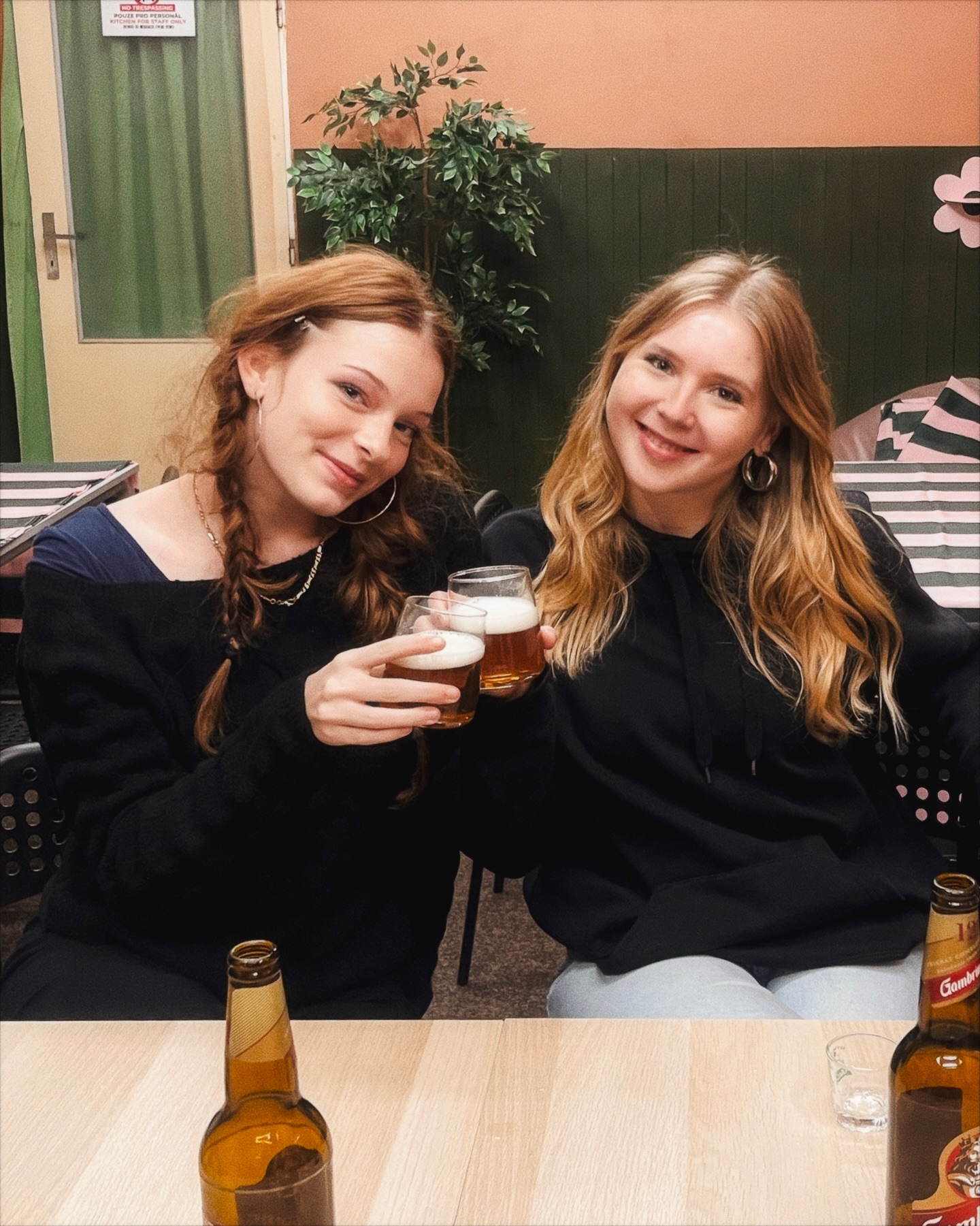 Ice breaker fun every Saturday at 9pm 🥳🧊 Free drinks included 🤪
#KoreaTownPrague #praha #prague #praguetravel #trip #koreatown #hostel #hotel #solotravel #beststayinprague #backpackerlife #travelwithfriends #budgettravel #프라하 #프라하숙소 #프라하맛집 #프라하호스텔