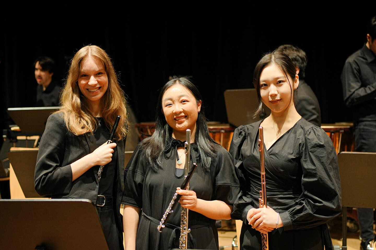 Got to play a very fun program of Debussy La Mer, Ravel Bolero, Humperdinck’s Overture from Hansel and Gretel and Strauss’ Second Horn Concerto with @jolan.kiss and @flute.juliekim1015 in our dear Aula at the @hfmt_koeln and at the Brüssel Saal in Eurogress Aachen. 🙂
📸@minim.pictures
