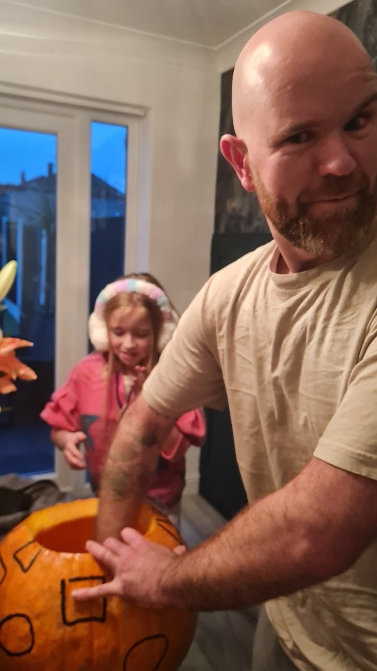 #inthetrade #pumpkincarving #daddyofgirls