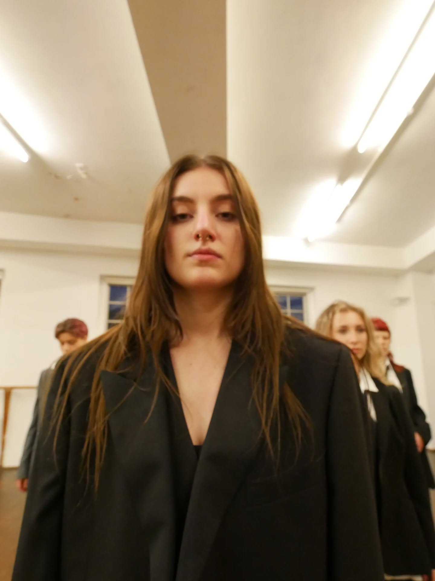 New work coming soon 👀
Movement Director @kimberley13collins
Talent Producer @mjmcgibbon
Artists @rachael.ajohnson @_rachel_hunt @m.onroeharrison @zachoruby @lily.march @abbie_newhall
#movementdirection #dance #immersive