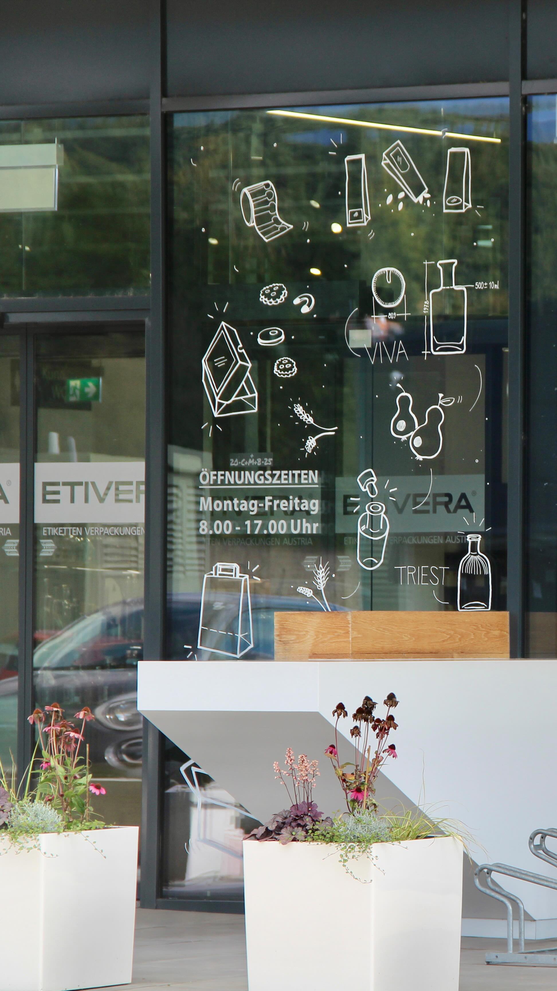 In October I did a window display for a showroom of the biggest company I have worked with yet! They produce packaging for companies in Austria and all over Europe.
The design is inspired by their assortment of over 1000 products.
They approached me just one week before leaving Austria and I really wanted to do it so I made it happen. Sometimes Inspiration hits best when under time pressure.
Definitely a project to remember!