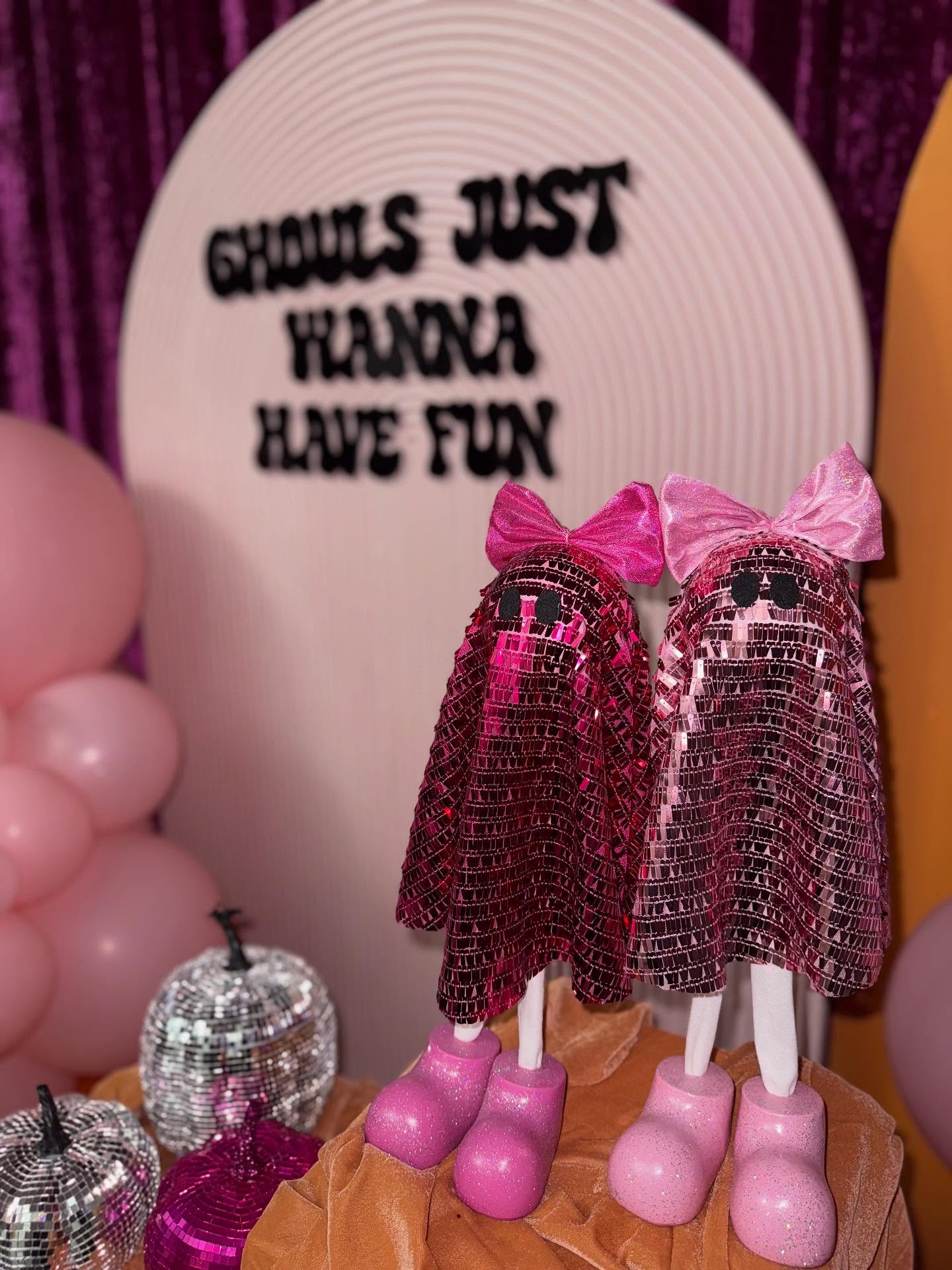 Ghouls just wanna have fun 💃🪩
A colourful twist on Halloween, designed with elegance in every detail.
Event Design & Decor @itspoppin.ca
Acrylic Signage @wildribbondesigns
#groovy #groovyhalloween #groovyvibes #ghoulsjustwannahavefun #halloweendecor #pinkhalloweendecor #eventdesigner #balloonart #eventexperiences #vancouverevents #halloweenaesthetic #halloweeninspiration