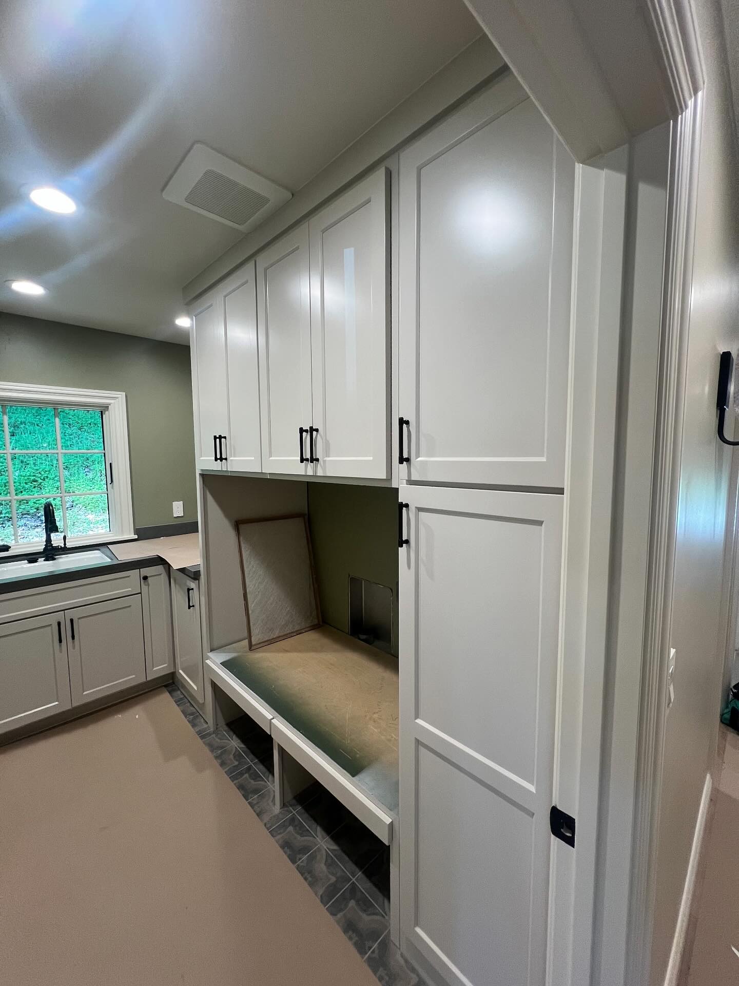 Laundry Room in Lafayette, CA 📍#laundryroom #customcabinets #bayarea #remodel