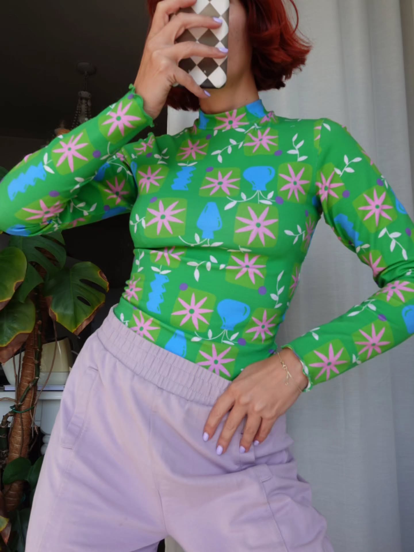 💚 Forever blooming in the c&m "Green Daisies" long sleeve top 💚