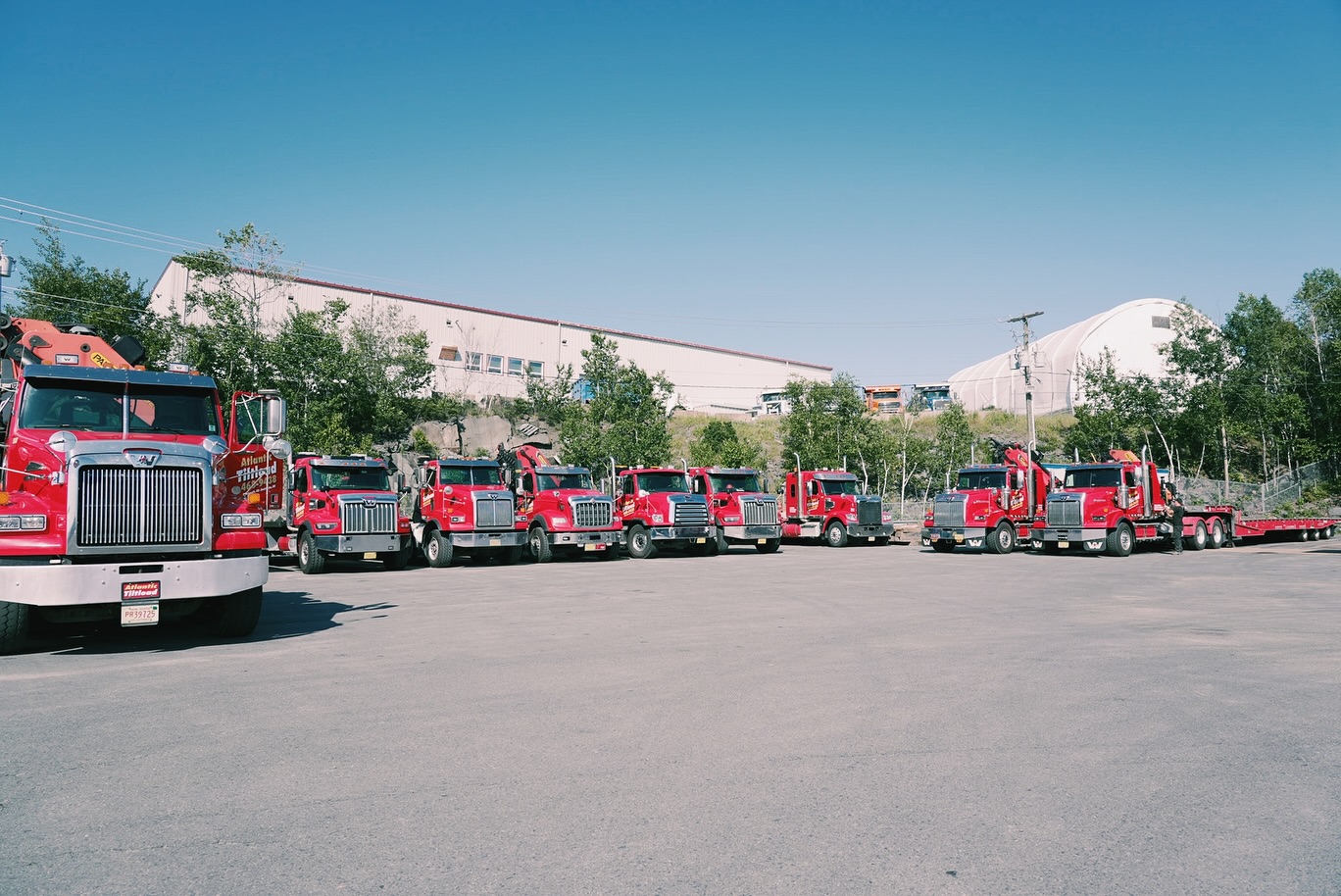 From Local Jobs to Cross-Country Hauls, We’ve Got You Covered.
With a fleet of over 40 trucks, Atlantic Tiltload is equipped to handle every job, big or small. Whether it’s sending a Tilt Deck next door to move a forklift, or hauling an oversized rock truck across the country, our team gets it done safely and efficiently.
✅ 24-Hour Hot-Shot Service
✅ Oversize Load Transportation
✅ On-Site Lift Service
✅ Vehicle Escort Service
✅ Indoor & Outdoor Storage
✅ Service Across Canada & the USA
📞 Give our Dispatch Team a Call:
Nova Scotia: (902) 468-9438
New Brunswick: (506) 343-4412
#AtlanticTiltload #HeavyHaul #TransportationExperts #CanadianTrucking #Logistics #FreightSolutions