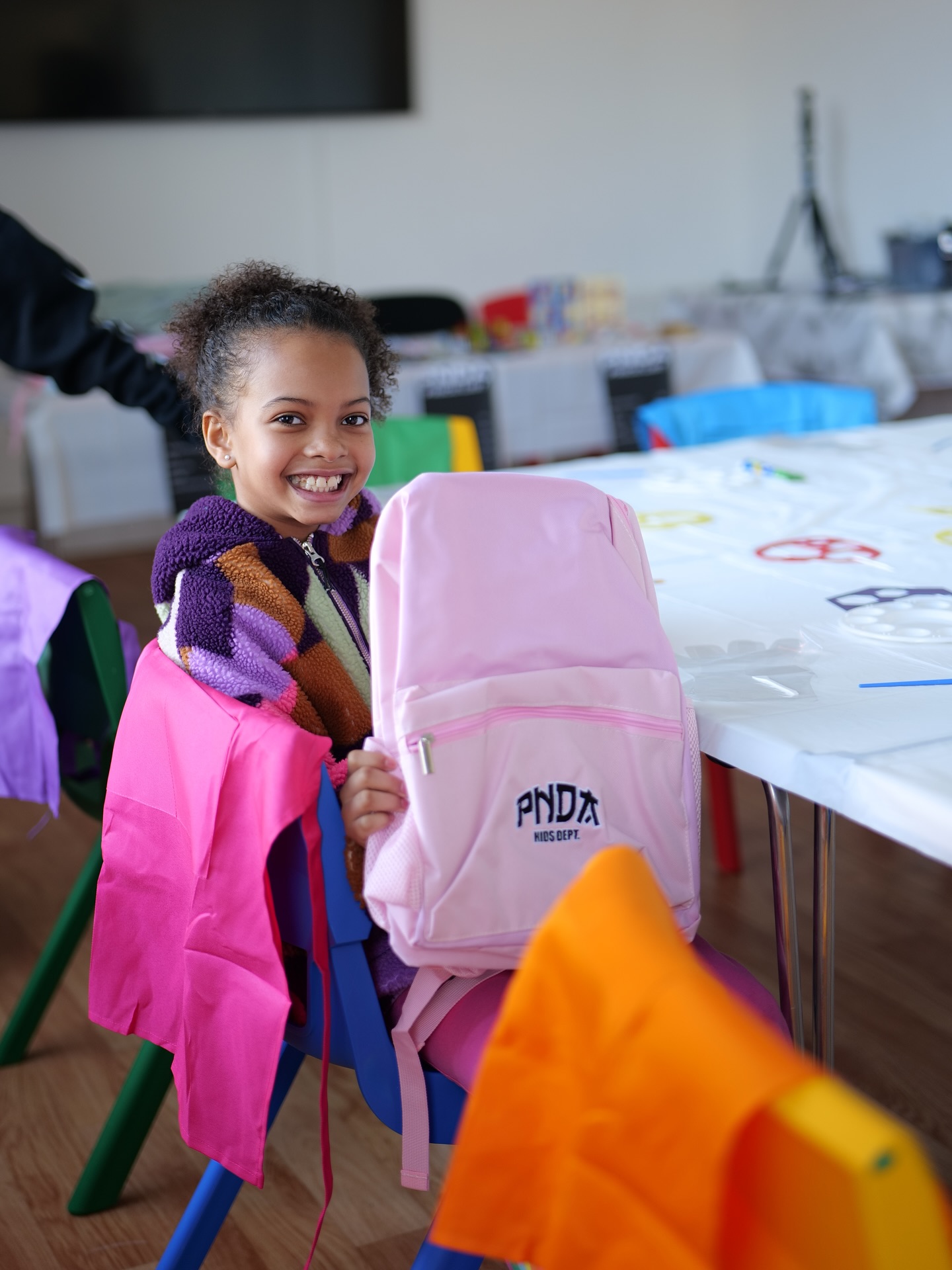 Big love to our PNDA kids for bringing the Packlab to life 🎒🐼
You designed and created masterpieces - we couldn’t be prouder!🌈💭
📸: @remmivisuals / @pndathecreator
#PNDAPacklab #CreativeCommunity #LetKidsBeKids