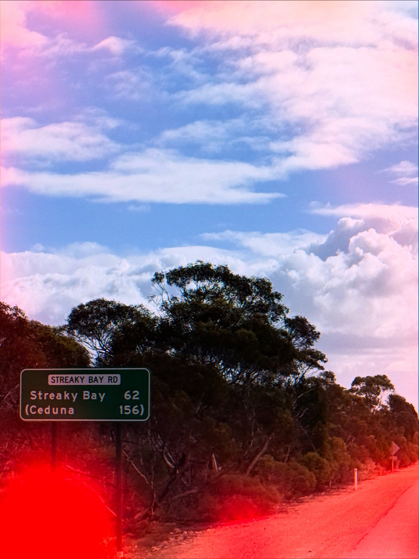 October, can you tell November there is no need to be so fast and blurry!
2600kms of driving for work / coffee-water-wine repeat / family / avoiding Karen’s and human henhouses / concrete jungles / dancing / farewells 😢 / politics and religion / this emoji 😵💫 replacing my face / handshakes & hugs / running in heels / a lot of laughter / zone of comfort expansion.