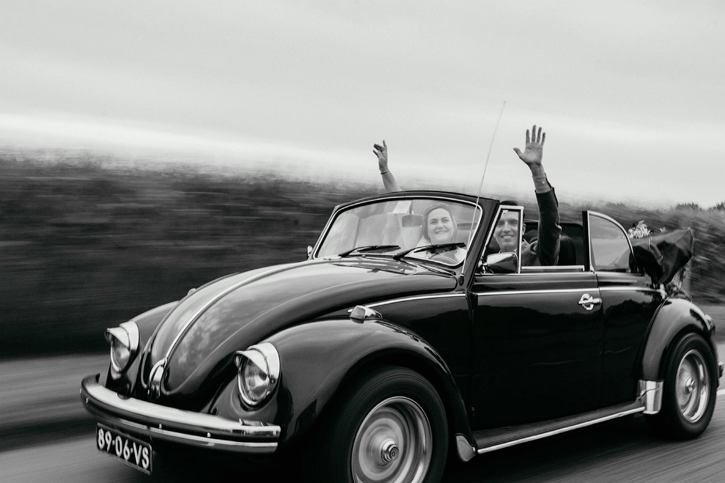 Een van mijn favoriete plaatjes 🥰🤩 heel blij dat deze gelukkig was uit een rijdende auto - no worries, ik zat niet achter het stuur 🙈
TROUWFOTOGRAAF
TROUWEN IN NEDERLAND
TROUWFOTOGRAFIE
WEDDING PHOTOGRAPHY
#trouwfotograaf #trouwenin2026 #trouweninnederland #tineclasenphotography #wijtrouwen #trouwfoto #trouwfotografie #weddingphotography #weddingphotographer #fotograafgelderland #fotograaftiel #fotograafgelderlandgezocht #fotograafgezocht