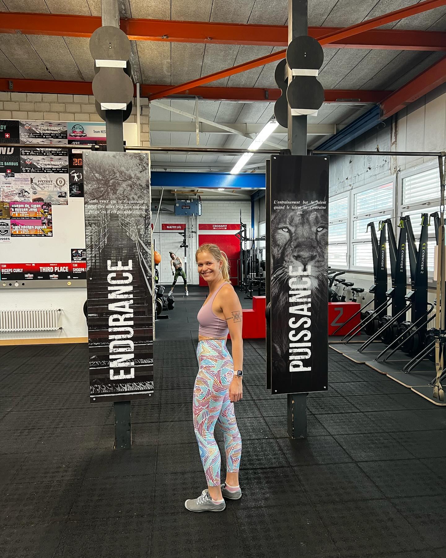 From printmaker’s studio to your workout.
Ever wondered how a centuries-old art form becomes the pattern on your favorite leggings? At JimJim&Co, each piece begins with master printmaker Jim Sherraden’s hands—carving, inking, and pressing designs inspired by nature and heritage. Our Swiss-American process transforms these works into high-performance, wearable art, produced sustainably in the USA and Latvia.
Curious about the journey from woodblock to gym floor? Discover the full story behind every stitch—visit our website and see how tradition meets innovation in every piece.