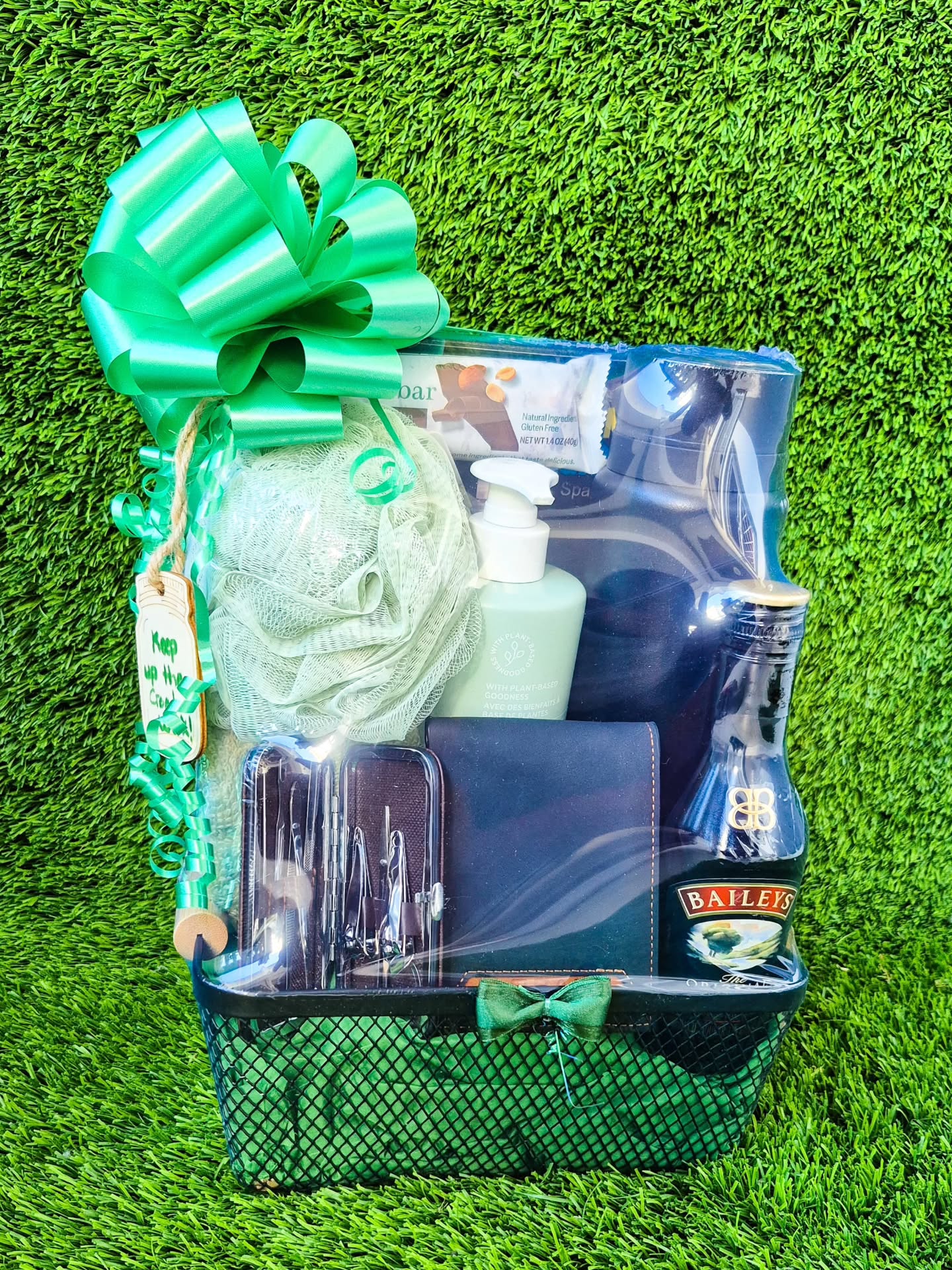 You're appreciated! Send this post to someone who needs to show you appreciation in the form of a gift basket and let the order on for you! #Jamaica
Shoutout to @nkwholesale the #1 spot for wines, champagne, large and small, alcoholic and non- alcoholic, give them a visit at 94c Old Hope Road, Kingston!
Best prices guaranteed!