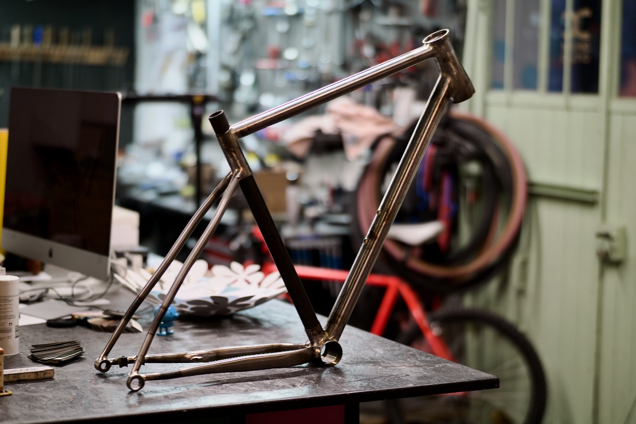 Frame almost finished. Exhausted but satisfied…Have a nice weekend! 🥱☺️