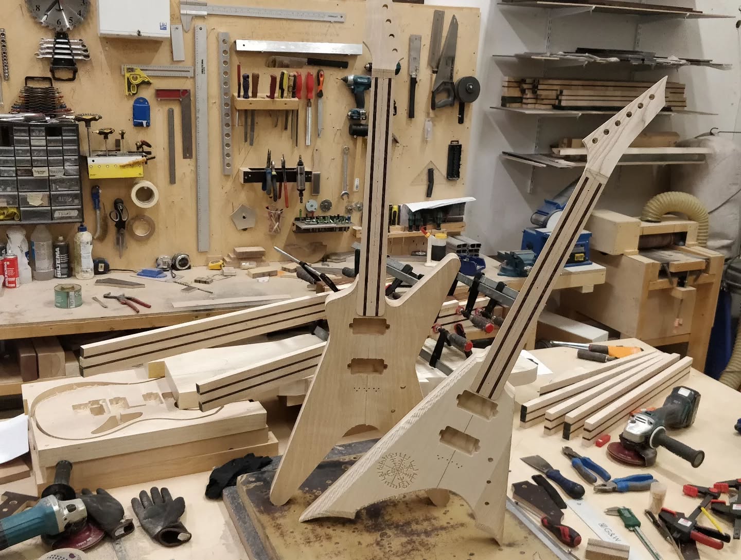 Just how many guitars are you working on now, Simo?
Oh, I dunno. A few...
#kiirassoitin #kiirasinstruments #guitar #guitarporn #custom #customguitar #finishing #finnishing #finland #finnish #madeinfinland #luthier #luthiery #guitarbuilder #guitarbuilding #electricguitar #afew #afewtoomany #aguitartoofar #nooneunderstoodthatreference #metal #brutal