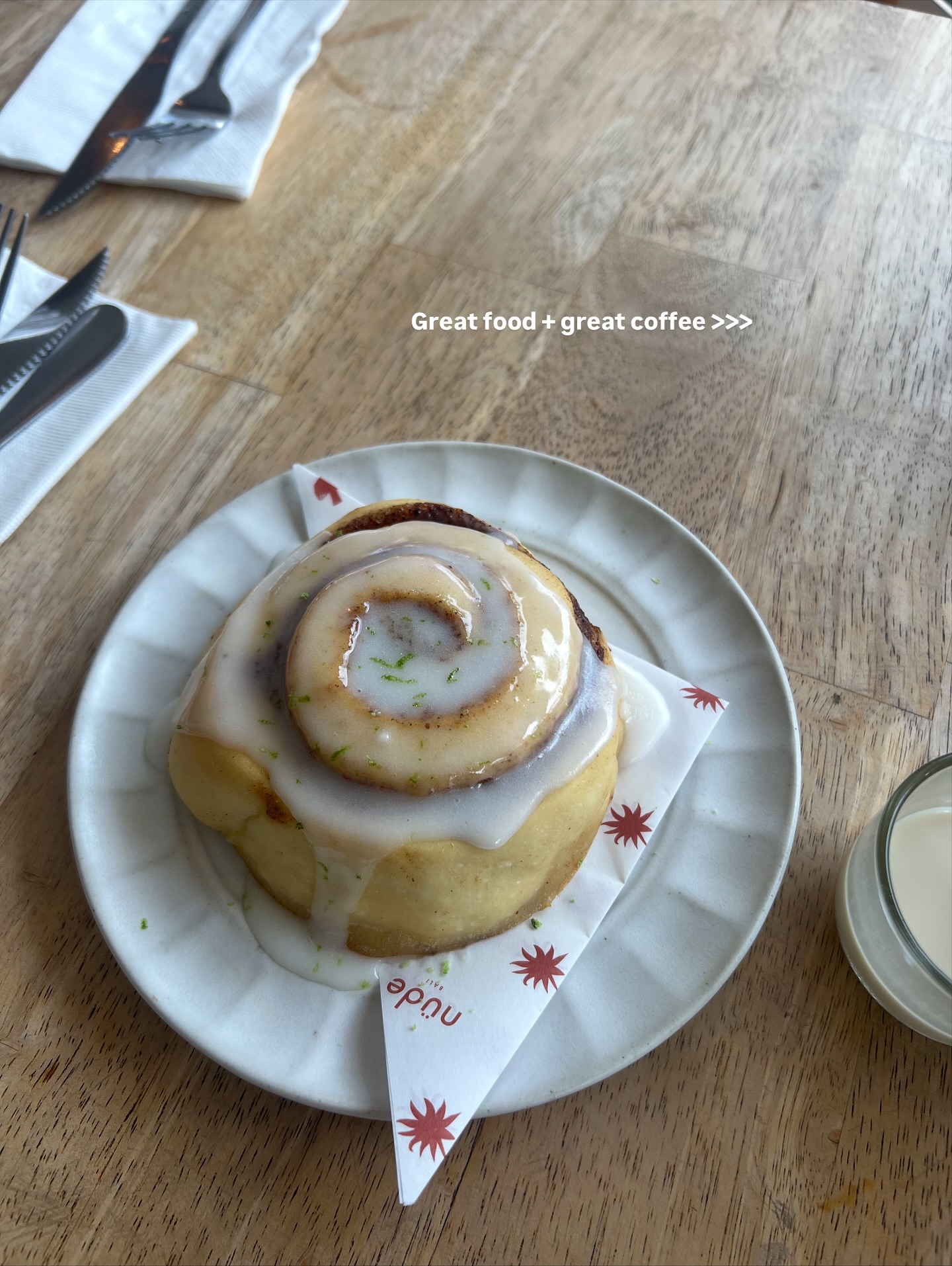 The food & coffee in Bali deserves its own wee spot on the feed 🤍🥥☕️🤌🏼
For years I would spend holidays worrying about “gaining weight”. I would either try eat as little as possible, to then having a full on blowout OR I would go into the mindset of “I’m on holiday” and go full send on my food choices even though it made me feel horrible.
The holiday and social occasions aren’t the problem you should be worrying about… it’s your habits and mindset! 💡
The way I navigate my nutrition now, is entirely different to how it was even 2 years ago.
If you’re waiting until the new year to get “on track”, then you’re wasting time. It doesn’t have to be one or the other - you can find your happy medium! 💕🥥👌🏼
#balicafes #balifood #balieats #foodieforlife #balidaily #canguu #yum #coffeevibes #coffeelatte #coffeesnob #wholesome #fitnessjourney #8020