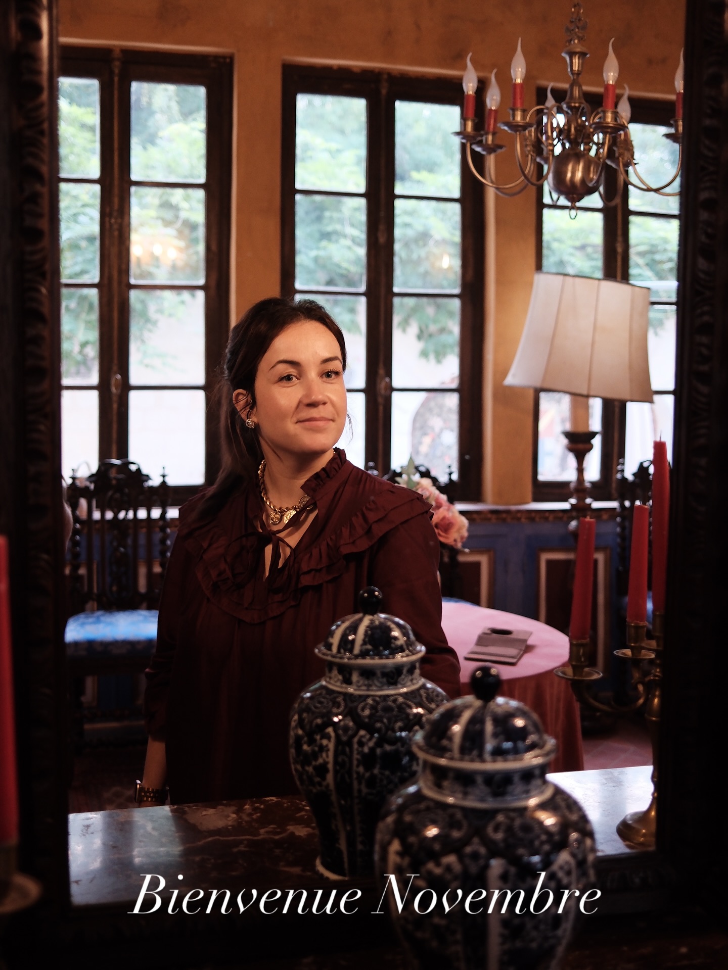 🍂 Bienvenue novembre 🍁
Avec toi se referme le chapitre des vacances…
Retour à la maison, sous les couleurs de l’automne 🍃
Les travaux de saison reprennent — on ressort les tissus, on refait les rideaux, et déjà l’esprit de Noël commence à se glisser dans les couloirs du château ✨🎄
Restez connectés… bientôt, Noël s’invitera sur les photos 🎁
#BienvenueNovembre #AutomneAuChâteau #VieDeChâteau #EspritDeNoël #ChâteauDeLaVillaumaire #CoulissesDuChâteau #HomeSweetHome #AmbianceAutomnale #DécorDeChâteau