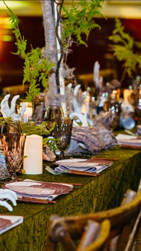 When darkness dresses in couture.....Zombie Gala 🖤🕯where every detail was to die for!
#HauntinglyBeautiful #HalloweenSoirée #austinevents #eventflorist #eventstyling #eventstylist