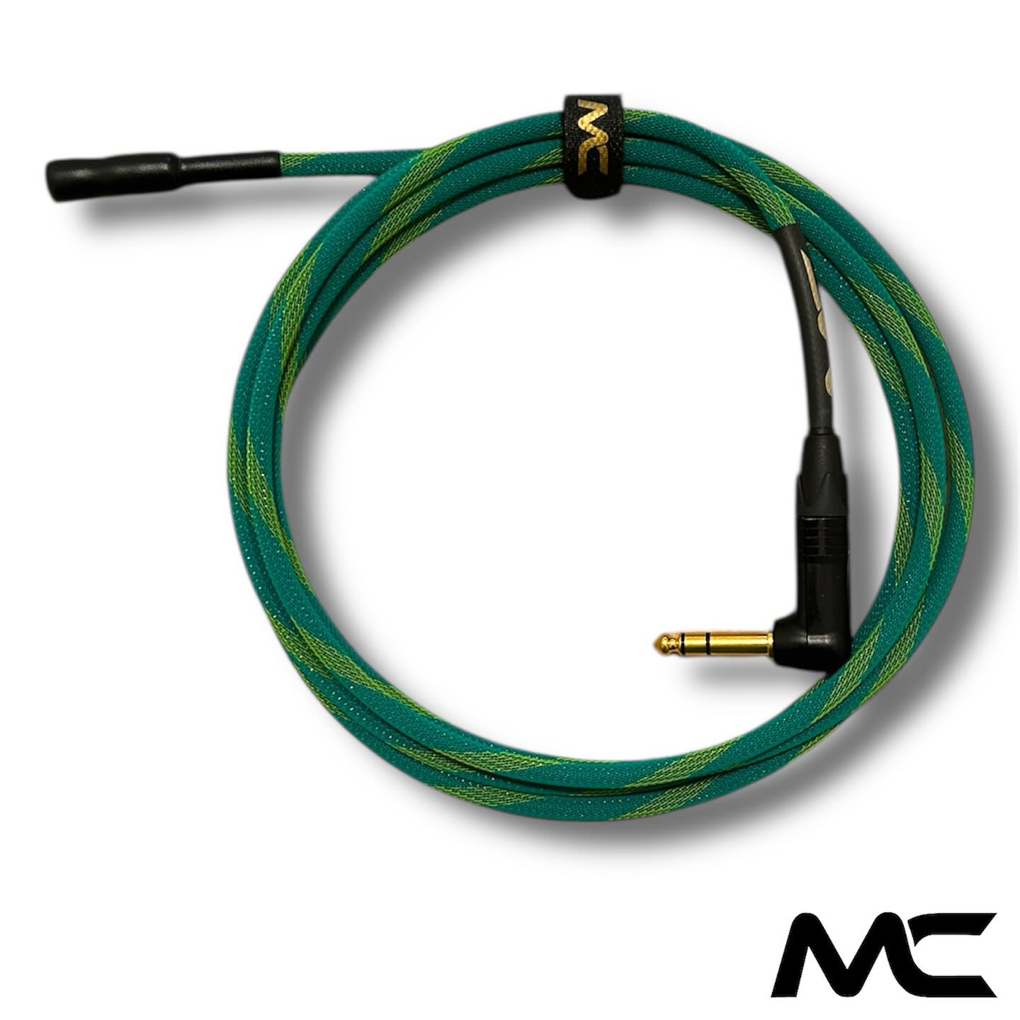 MC CUSTOM Headphone Extension
-
-
Want to customize this same look? Here’s the SPECS:
COLOR: Ground Wire
PLUG 1: Gold TRS 1/4inch (Right-Angle)
PLUG 2: Gold TRS 3.5mm Jack
LENGTH: 8 Feet
-
-
#patchcables #guitarist #fenderjazzbass #guitarbass #acousticguitar #guitarplayer #guitarra #electricguitar #guitarsolo #fenderguitar #Instaguitar #guitare #gibsonguitars #fenderguitars #guitargear #taylorguitars #drums #drummers #gospel #guitarists #guitarsofinstagram #classicalguitar #instagrsmlive #bassgruve #guitarworld #keyboardest #instrumentcable #neutrik #vlogcable