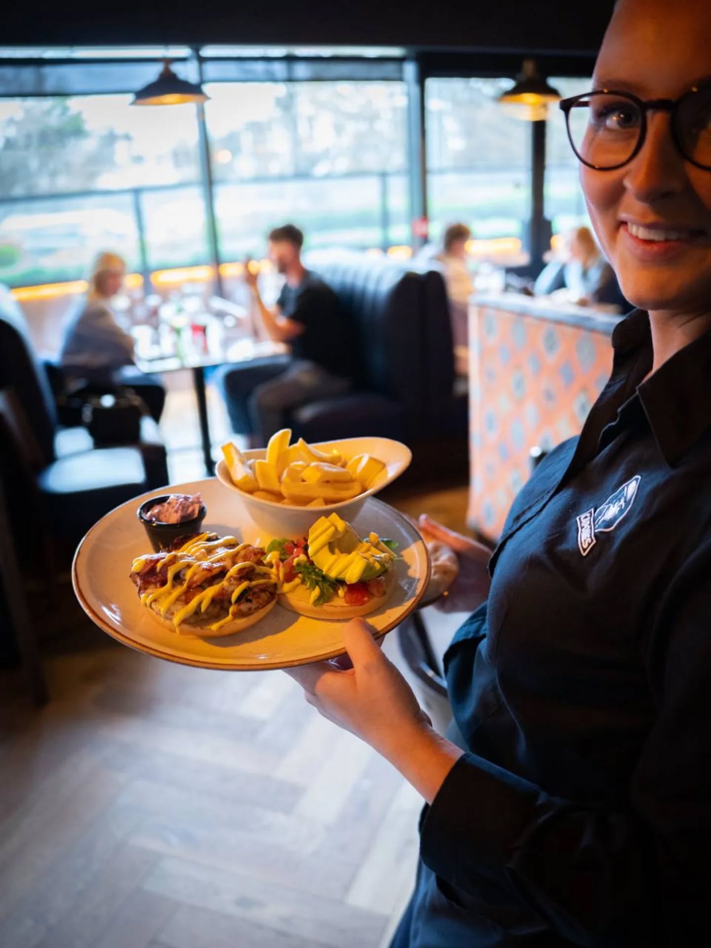 🍔 Long weekend vibes are here! Sit back, relax, and let us take care of the good food and great service at Capones.
#caponesgalway #galway #pizzagalway #burgersgalway #restaurantgalway