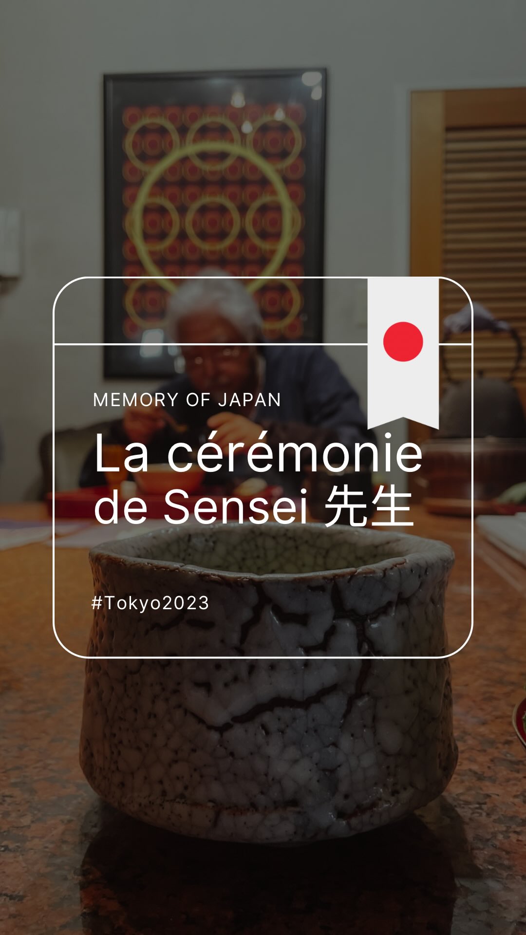 Je vous ai déjà montré mon sensei préparant le thé…
Mais j’ai encore tellement d’images en tête, de sensations gravées, qu’il fallait que je vous repartage tout ça. 🍵
Quand j’étais au Japon pour apprendre le kintsugi, chaque journée était rythmée par une pause thé, un moment suspendu, hors du temps.
Plusieurs fois, nous avons eu droit à la cérémonie du thé à la façon des samouraïs… une expérience que je n’oublierai jamais.
Moi qui bois du matcha depuis plus de 15 ans, c’était assez agréable, dans une atmosphère d’une simplicité et d’une profondeur incroyables.
Et chaque jour, la femme de mon sensei nous offrait un daifuku mochi différent, choisi avec tant de soin pour accompagner le thé.
Une attention douce, pleine de poésie comme tout là-bas 🎐
Dommage que ce soit si difficile à partager les émotions véritables à travers des images ou des mots…
Mais j’espère que ce petit aperçu vous fera ressentir un peu de la paix et de la beauté de ces instants vécus… si magiques... 🌿✨
Mon endroit favoris 🇯🇵
@kintsugisouke @kintsugi.showzi
先生、素晴らしい時間をありがとうございました
#kintsugi #favoriteplace
#monjapon2025 @visitjapanfr
