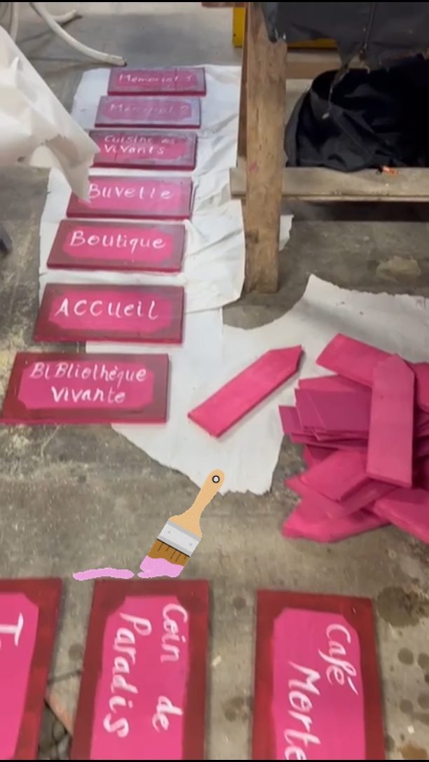 Les préparatifs continuent 🌟👻🏰🎉
#festival #peinture #signaletique #automne #alamortalavie #celebrerlavie #rose #quedurosepartout