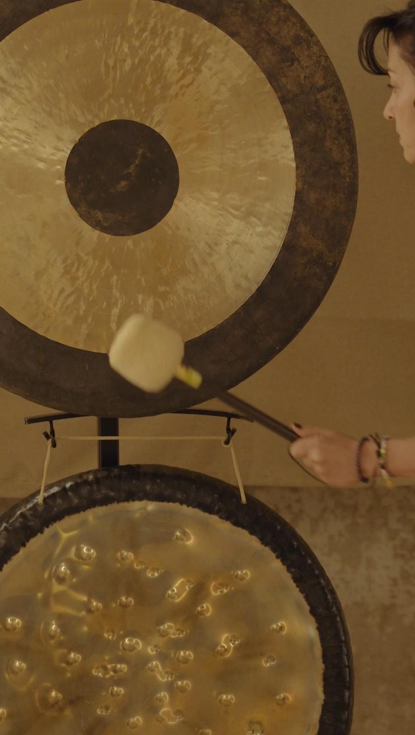 The seeds of the Re-Balance Series, first sown in September 2024, have since blossomed into a defining part of Avantgarde Refined’s DNA — an ongoing exploration of well-being that embodies the brand’s quiet pursuit of harmony and inner renewal.
This year, we gathered once again for the third edition of this transformative journey, guided by Ulli Allmendiger and Burcu Babayiğit, who led our guests through Ayurvedic rituals, morning yoga and breathwork, sound journeys, and nourishing earth-based meals inspired by our land.
Rooted in the essence of Cappadocia, the Re-Balance Series continues to celebrate the dialogue between body, mind, and nature — cultivating a state of presence where every element moves in balance.
At Avantgarde Refined, we continue to redefine the art of hospitality — weaving wellness, gastronomy, sports, music, and art into meaningful experiences that inspire connection and awakening.
With heartfelt gratitude to all who shared this journey of restoration and renewal.
#avantgarderefined #cappadocia