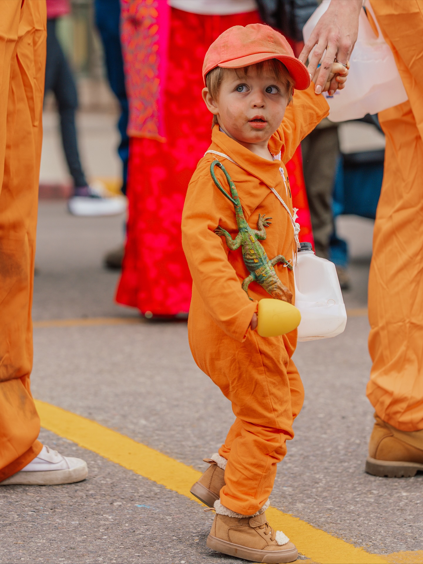 🎃 Halloween, one of the best nights of the year!🎃
A night filled with spooky costumes, treats and even a parade to start!
✨ Sharing some favorite snaps from yesterday's parade in our little Halloween town!