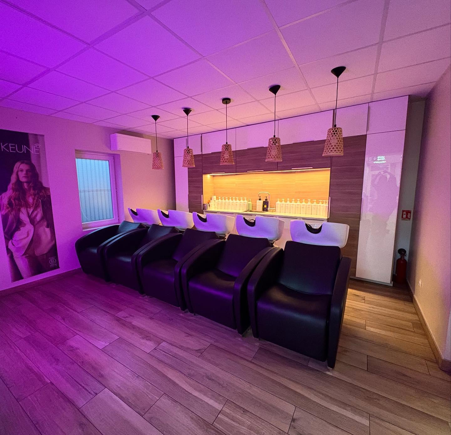 ✨ Bonne nouvelle ! ✨
À partir du lundi 3 novembre 2025, votre salon L’Esprit Coiffure ouvrira désormais tous les lundis,
de 9h à 18h en continu !
N’hésitez pas à prendre rendez-vous et venir profiter de nos services dès le début de la semaine 🥰✂️
https://www.espritcoiffure.fr/?fbclid=IwVERDUANvG55leHRuA2FlbQIxMAABHk1SLpQOIcKpY8TYcaup-YuplDqRgJKYtGuzxXOAP_j88pBPOHJWeazguVgg_aem_ZY0vHtKSCNG-lAPsNC7PwA