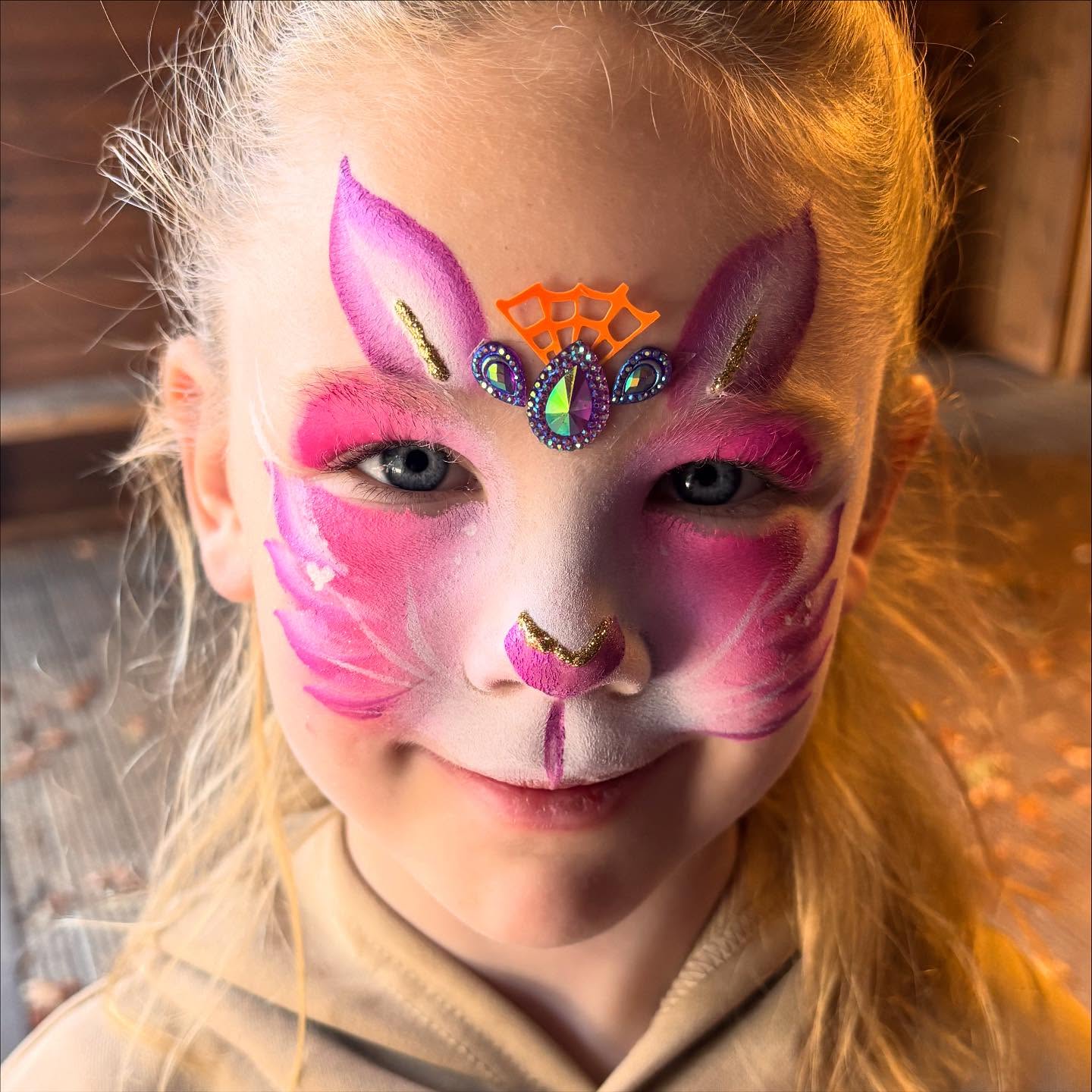 A few snaps from yesterday at @uptoncountrypark 🖤🎃 #facepainting #facepaint #facepainter #facepaintersofinstagram #facepaintingkids #glittertattoo
