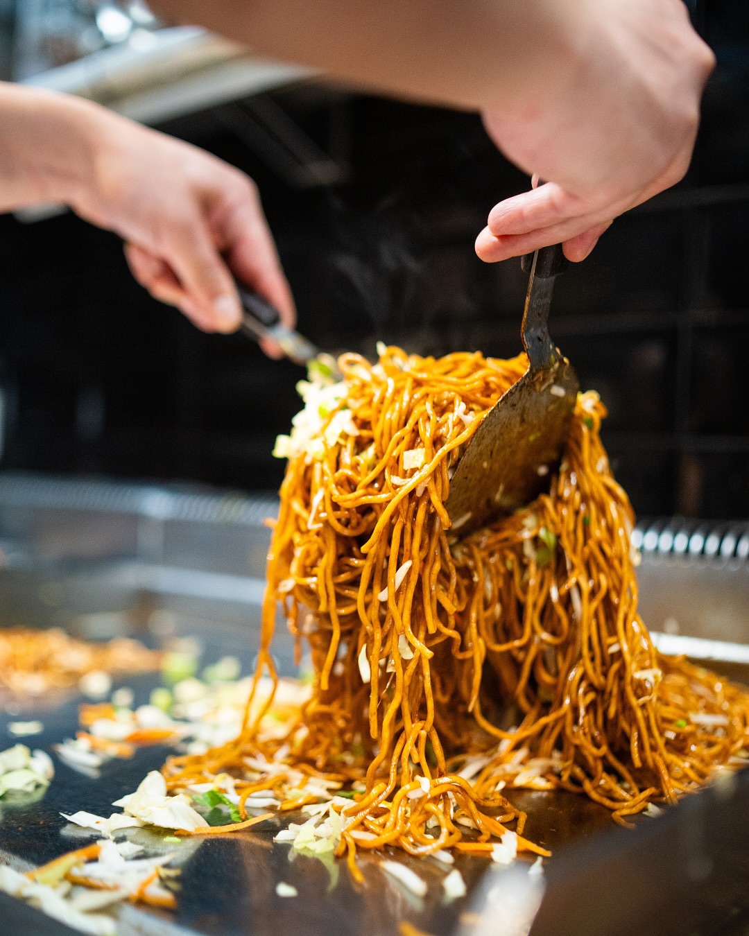 Bei Noodle King dreht sich alles um asiatische Köstlichkeiten – von Nudel- und Reisgerichten bis zu frischem Sushi. Perfekt für alle, die schnell und köstlich genießen wollen! 🍜🍣
#noodles #sushi #asiatischeküche #authentic
#foodie #vienna #noodleking