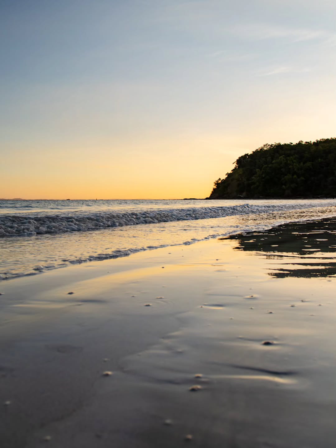 Saudades de um pôr do sol na Praia.
Quem mais está querendo uma paisagem assim?