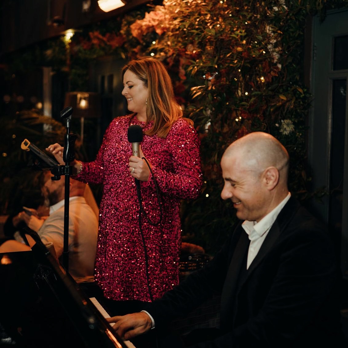 Happy Hallowe’en week! Are you dressing up this year? Tell me what you’re dressing as
(Ps here’s a pic of myself & @podgekeysandsax dressed up as 2 people who know what they’re doing)
Thanks to @paolarechphoto for the pic from @mpw_donnybrook
#irishwedding #irishweddingsinger #weddingsuppliersireland #dublinwedding