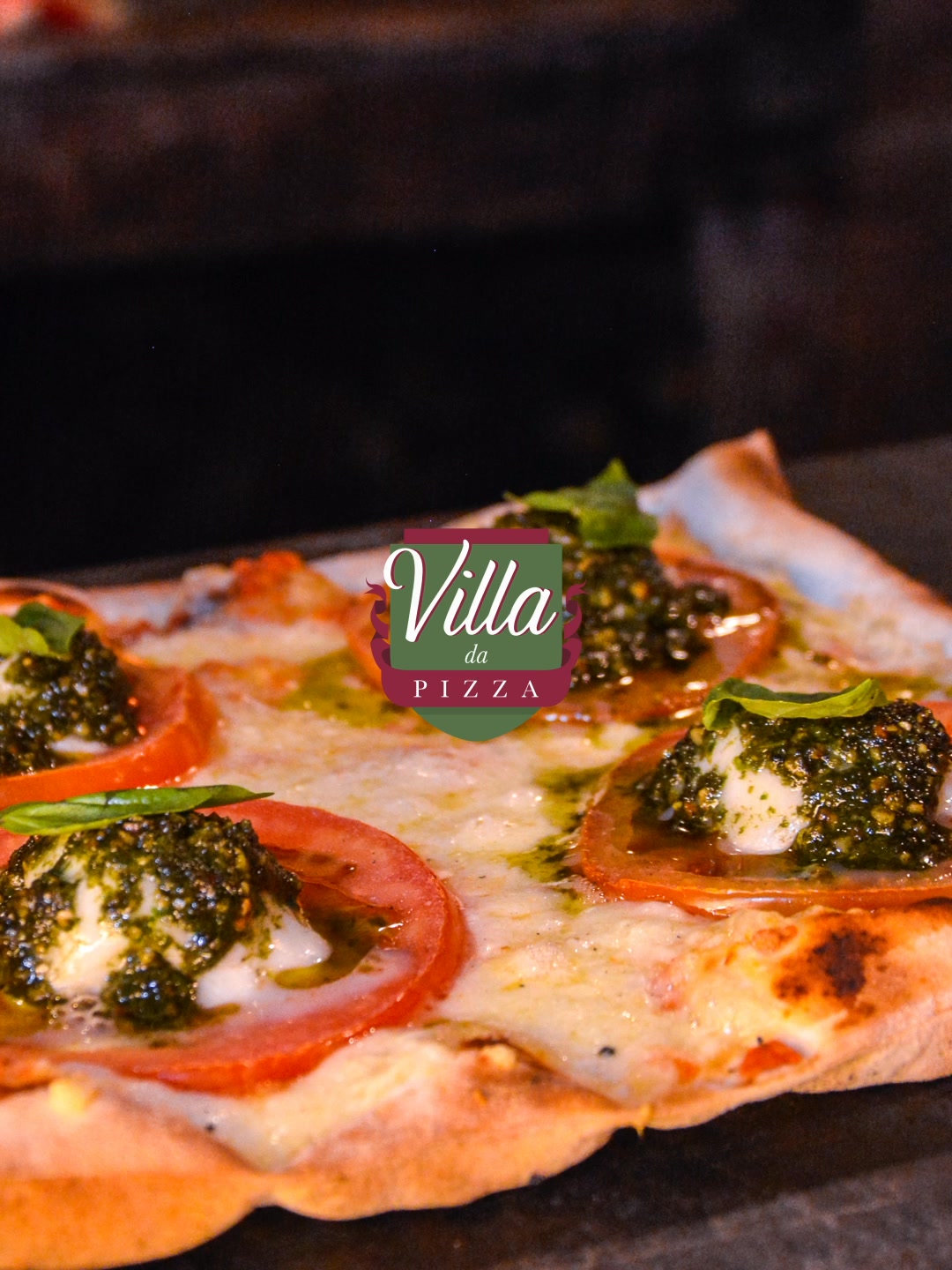 A pizza caprese é uma pedida ideal para a sexta-feira na Villa. Já provou?