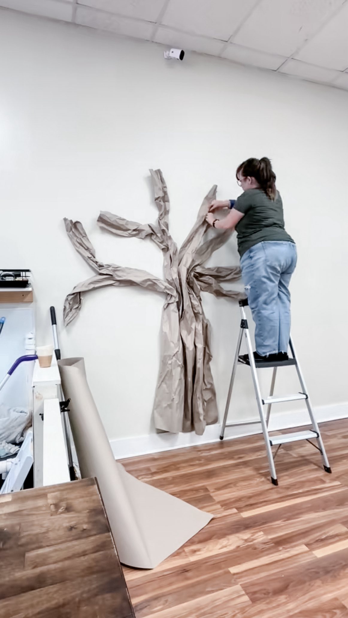Watch our Thankful Tree come to life! 🌳Stop by the front desk during your next play session to grab a leaf, and add what you’re thankful for 🍁