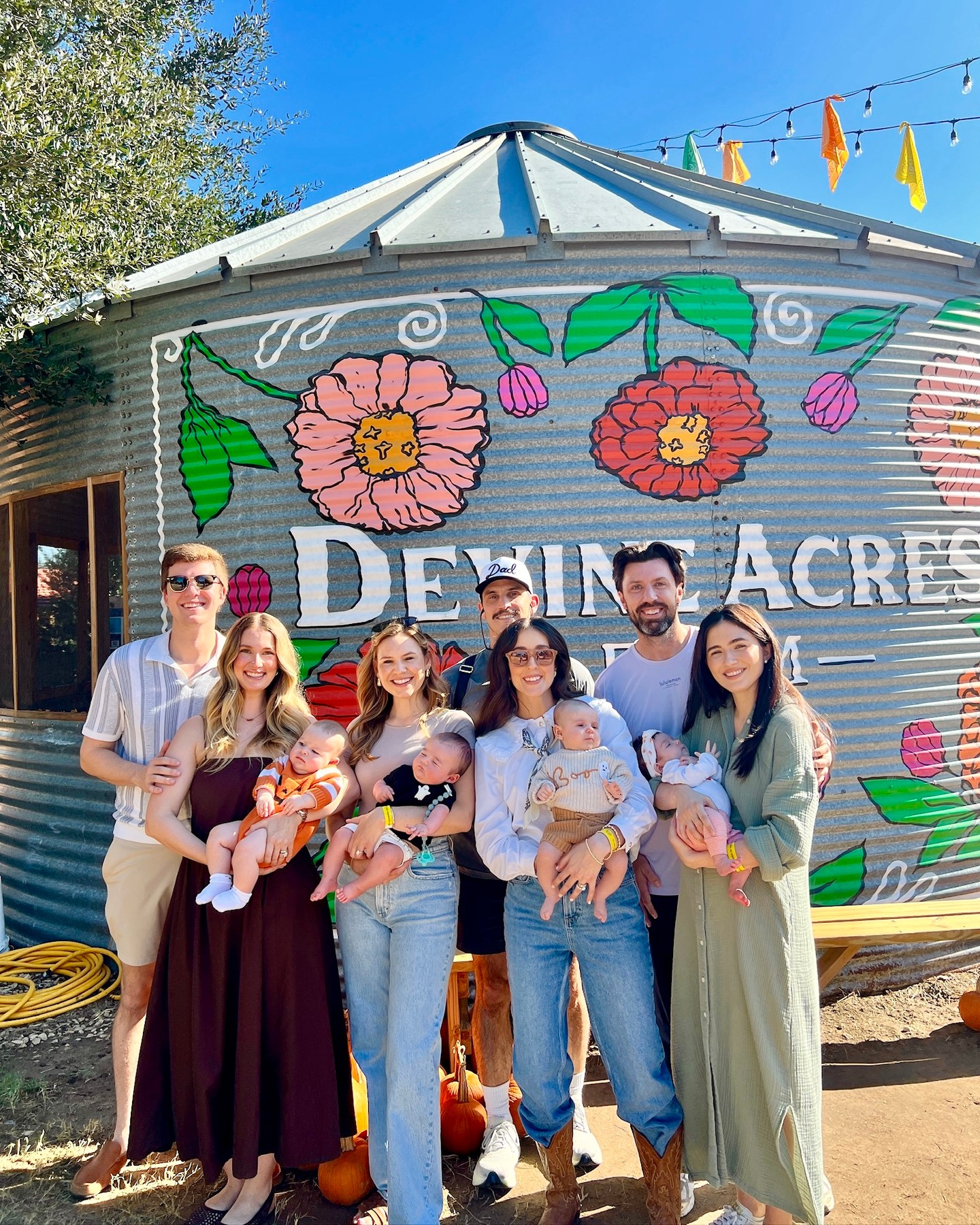 Our final weekend of fall is upon us! It’s hard to believe how fast this season has gone. 🎃
Don’t worry though! The fun isn’t done after this weekend. Come Monday, we will hit the ground running to transform the farm into a Christmas wonderland! 🌟😍