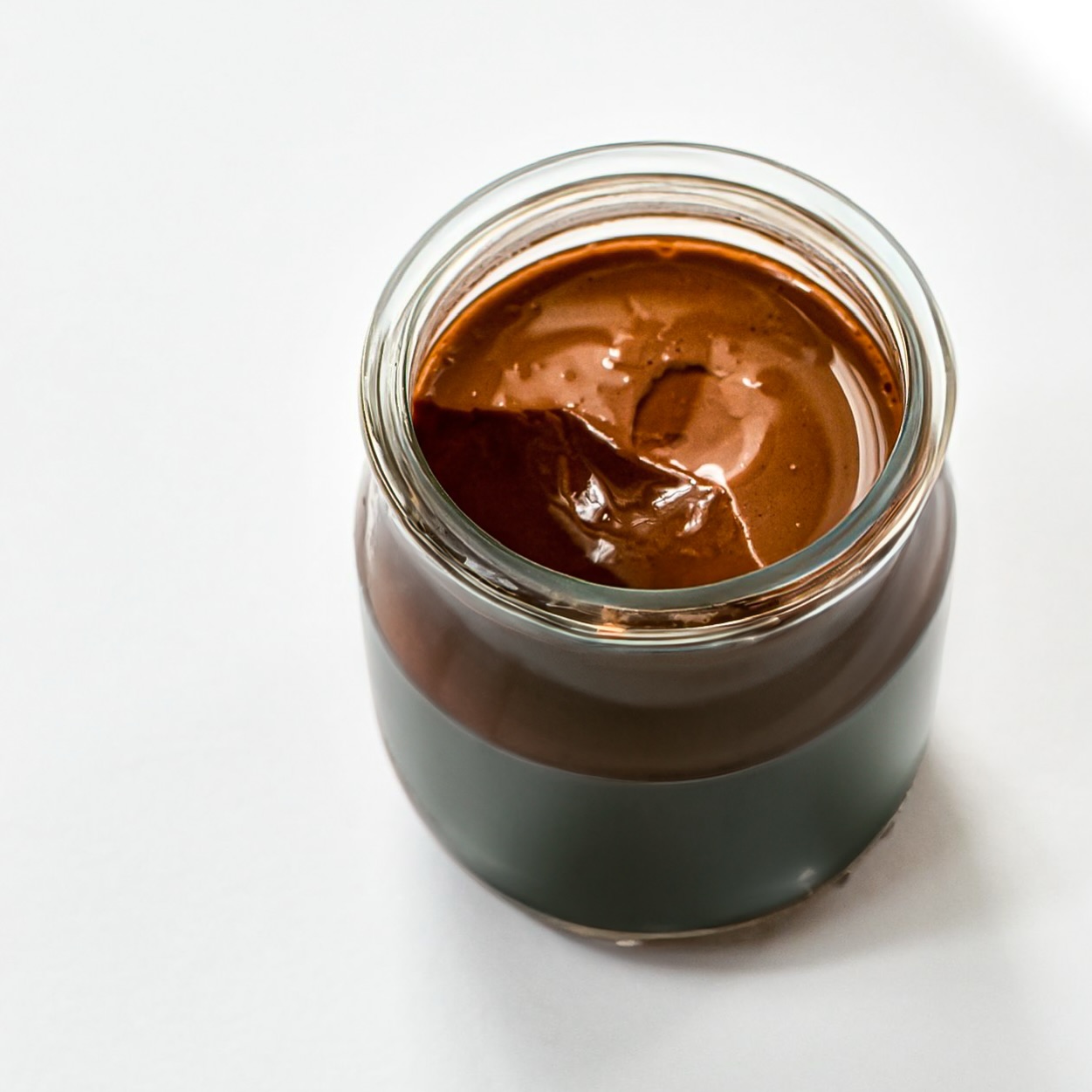 🍫 L’onctuosité du vrai, le goût du bon.
Chez Biochamps, chaque cuillerée de notre crème dessert au chocolat est un retour à l’essentiel :
👉 du lait bio, du vrai chocolat, et aucun additif inutile.
Préparée avec soin, dans le respect du savoir-faire artisanal, elle incarne ce que nous aimons :
la simplicité, la gourmandise… et le plaisir d’un dessert authentique et bio. 🌱
✨ Goûtez la différence du fait-main, goûtez Biochamps.
#Biochamps #dessertbio #crèmedessert #chocolatbio #artisanatfrançais #gourmandiseauthentique #bioetbon #fabricationartisanale