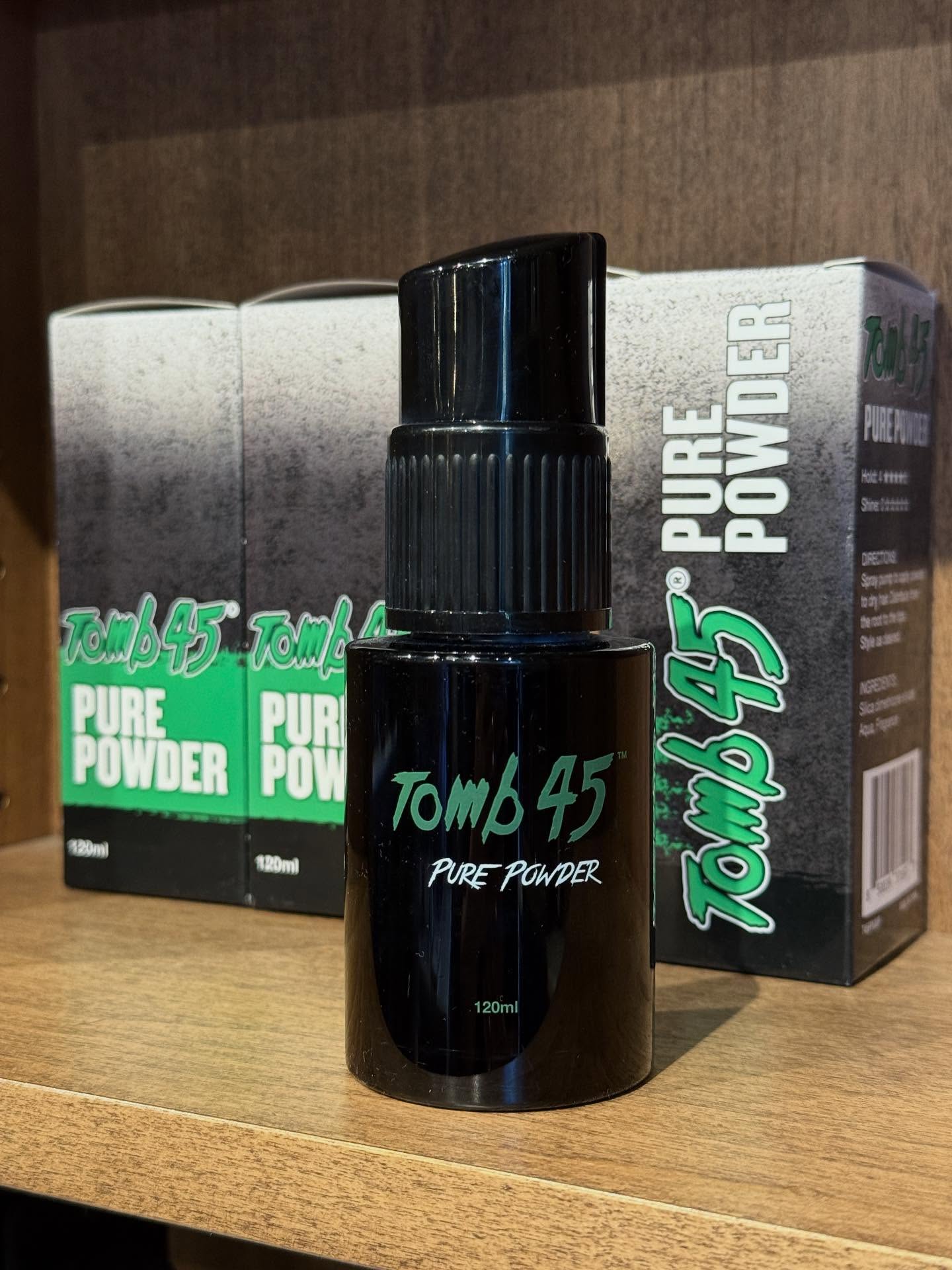 Looking to add extra texture to your hairstyle? Tomb45 Pure Powder gives a movable hold and a natural feel to your hair while adding texture. A bestseller at the shop!