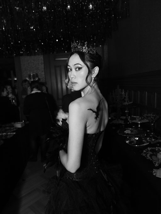 Took a dive at the lake 🦢🖤