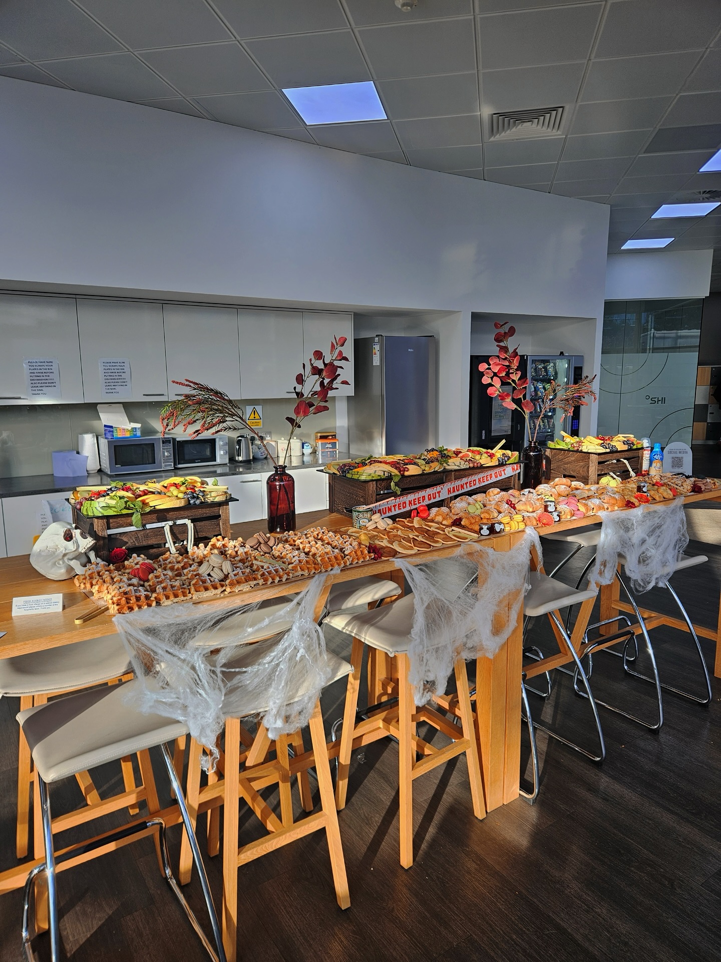 Halloween Inspired Sweet Breakfast Grazing Table 💀
Thrilled to have had the pleasure of catering a Halloween-inspired grazing table for a valued corporate client, two years in a row! It’s always a treat to bring a touch of creativity (and a few spooky details) to the table. 👻