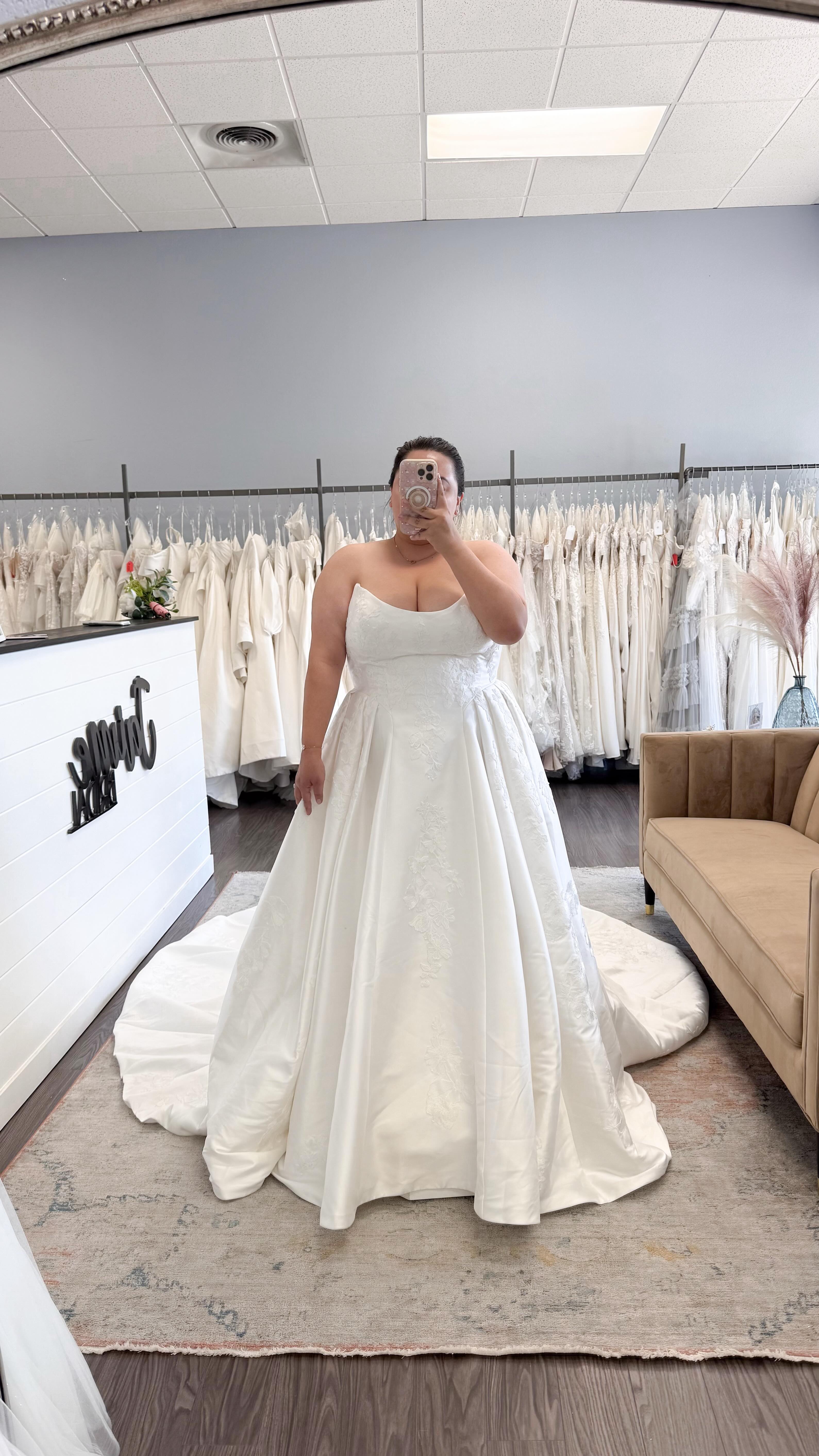 Finding the dress should feel magical, not stressful ✨🤍 We know how nerve racking it can be when you start your wedding dress shopping! You deserve to feel confident and beautiful every step of the way.
At J’aime Bridal, we have a stunning selection of curvy size gowns ready for you to try on and fall in love with 💍
Book your appointment today! Your dream dress is waiting for you! 🤍
dress 1: D4403
dress 2: D4256
#jaimebridal #weddingdressinspo #weddinggowninspo #wedding #plussizebride #curvybride #curvyweddingdress #plussizeweddingdress #curvybridal #plussizebridal #weddingdress #bridalshop #weddinginspo #essenseofaustralia