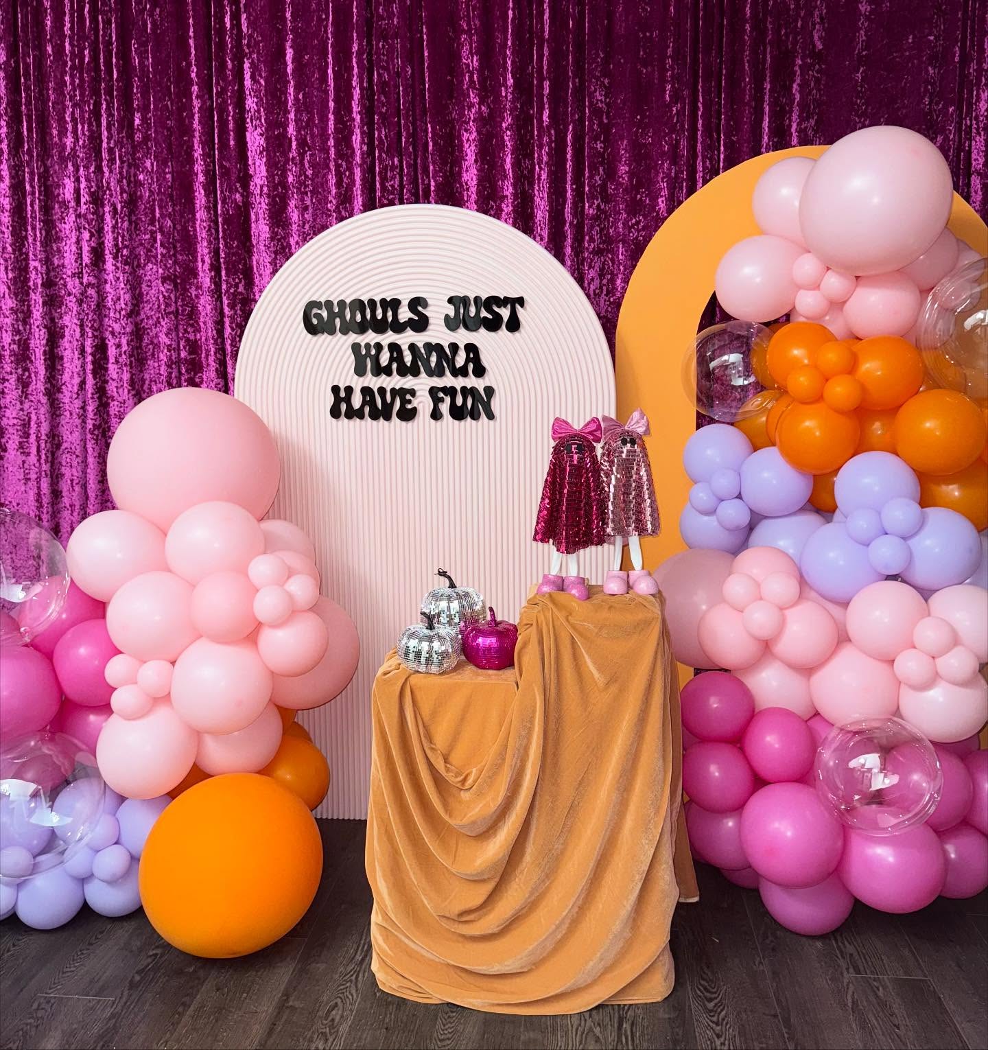 A Groovy Halloween 🎃💗
Event Design & Decor @itspoppin.ca
Acrylic Signage @wildribbondesigns