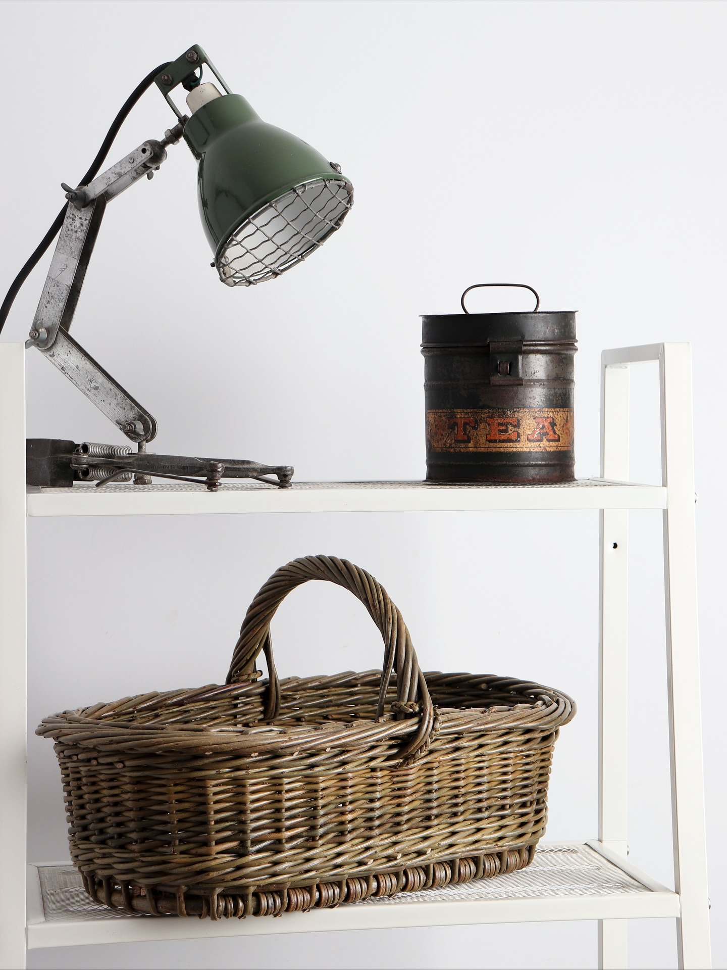 A new oval shopper, with a couple of old favourites from around the house - a vintage industrial lamp and an antique tea tin.