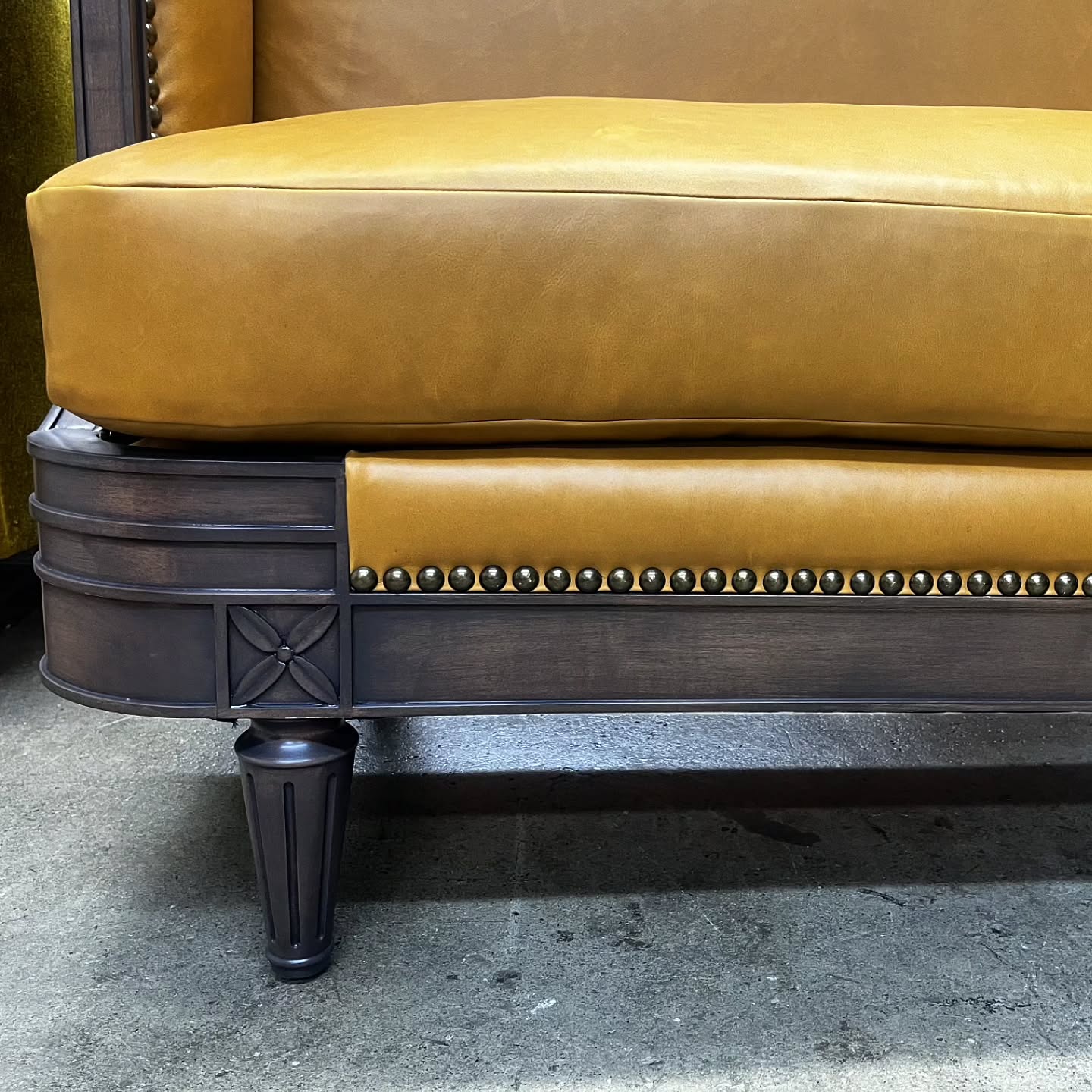 Not me, just now remembering I never posted this finished project 🫣
But here she is, in all her hand carved, hand finished, leather upholstered, nailhead bedazzled (?) glory.
This is a master class in how to source a brand new custom piece of furniture, but make it instantly give your clients' home the character of a curated piece you discovered at a Parisian flea market and had refinished.
Aka: a master class in interior design WINNING 🙌🏽
.
.
.
#custominterior #custommade #customfurnituredesign #custombanquette #customfurniture #customupholstery #nyinteriordesign #nyinteriordesigner #njinteriordesign #nycinteriordesign #philadelphiainteriordesigner #phillyinteriordesign #philadelphiainteriordesign #bucksinteriordesign