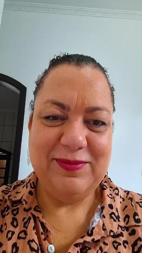 Dicas de Harmonização com a Sommelier Cacá.
Venha conhecer este mundo tão vasto e Rico dos vinhos.
@cacasilvestresommeliere
@dufloss6004
@vinicolaessenza
@casagabrielrodrigues
@chefjacquemartins
Até a próxima live!!!!!