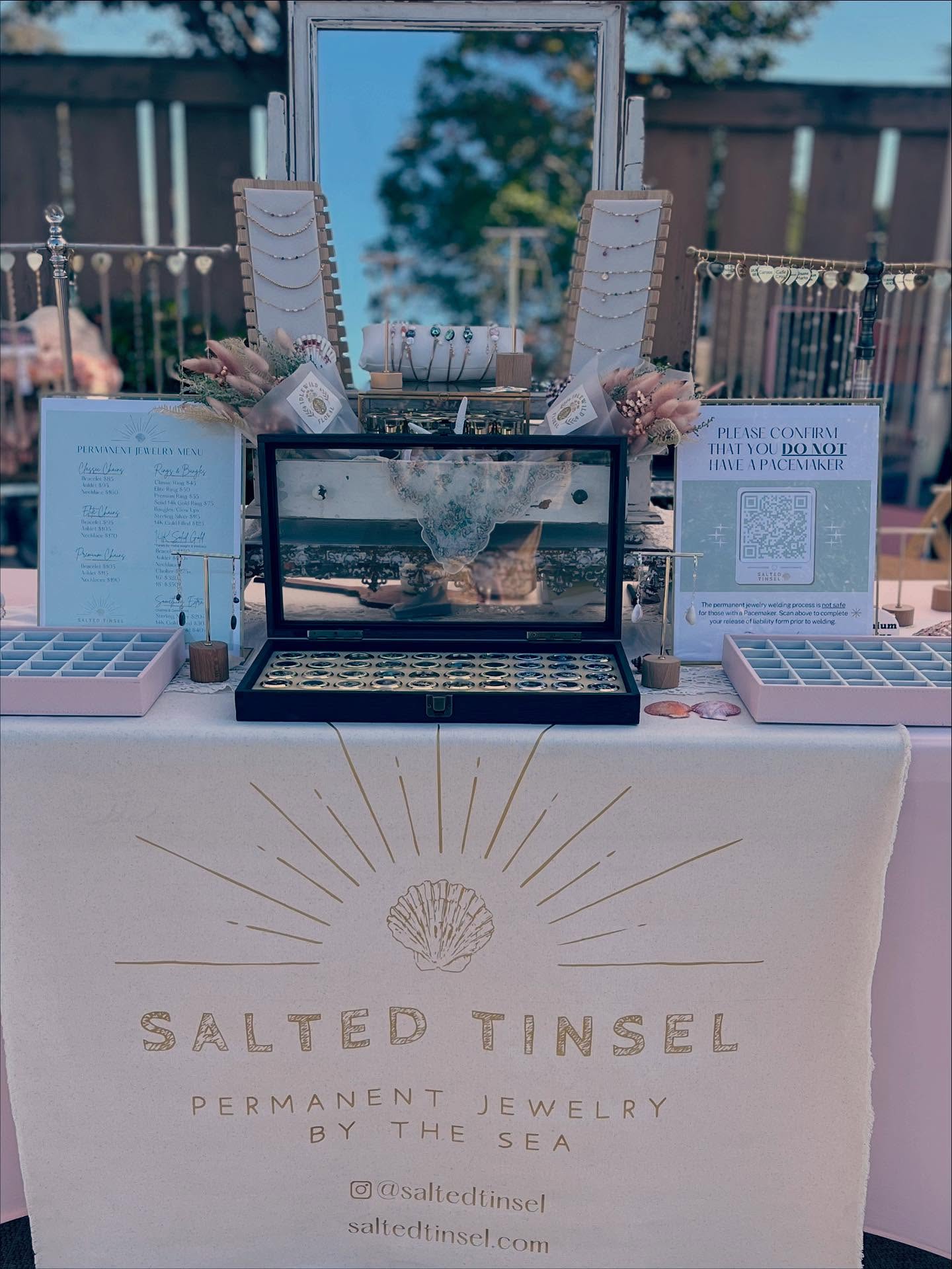 Fall 🍂 & SPARKLE ✨ please..
Join us this Saturday 11/8 in beautiful downtown Morgan Hill for Sidewalk Saturday with @destination_downtown_mh from 9am-2PM!
We have gorgeous permanent jewelry for your fall sparkle and many handmade earrings, purse charms, bangles & more!
Grab something special for the holiday season or pick up a gift certificate!
Click on the link in our bio to book your Holiday Party with us!
Hope to see you soon!