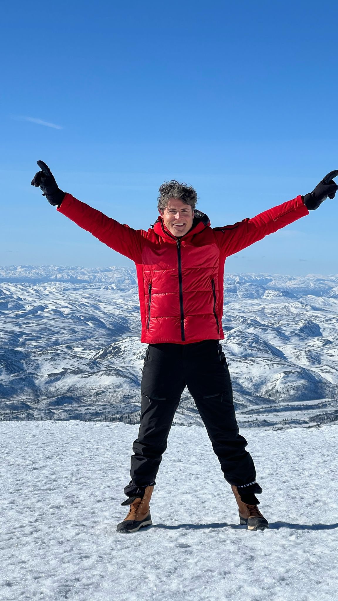 Het nieuwe seizoen van Snowmagazine gaat weer van start!
Vanaf vandaag (zo 2 nov) om 17:30 uur op RTL4 kun je genieten van de eerste aflevering!
Bekijk de trailer en kom alvast in winterstemming! ☃️🎿
#Snowmagazine #RTL4 #TheFilmFactory #Wintersport #Skiën #Snowboarden #Reizen #Bergen #snowmagazine