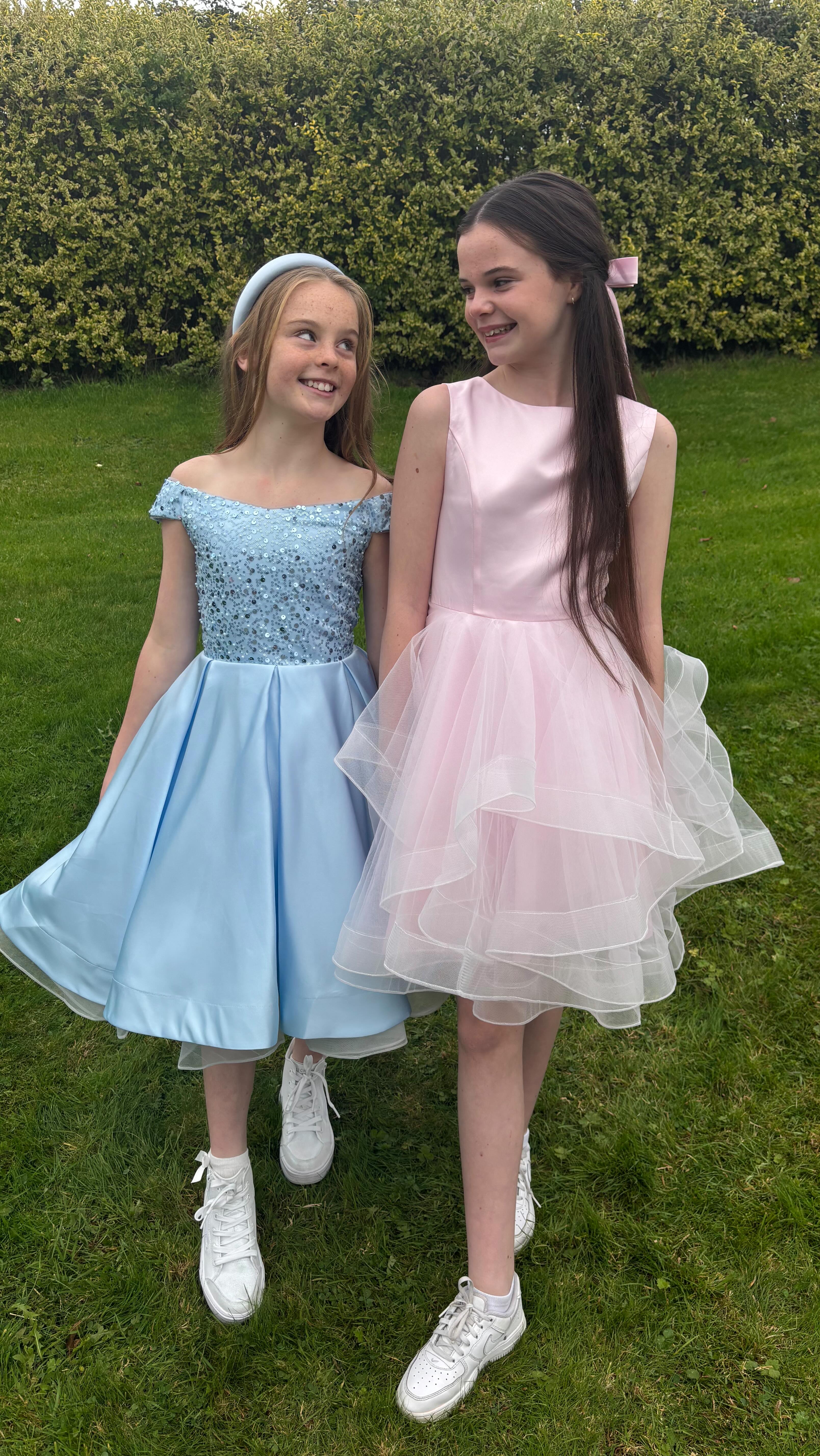 ✨ Mid-term magic starts here ✨
Our new Confirmation Collection is now open for bookings!
From dreamy fabrics to bespoke details — every dress is designed to make her shine.
📍Visit Glowing Girlies, Limerick
📅 Limited mid-term slots available — book your fitting now!
#GlowingGirlies #ConfirmationDress #LimerickBoutique #MadeToShine #skaterdress