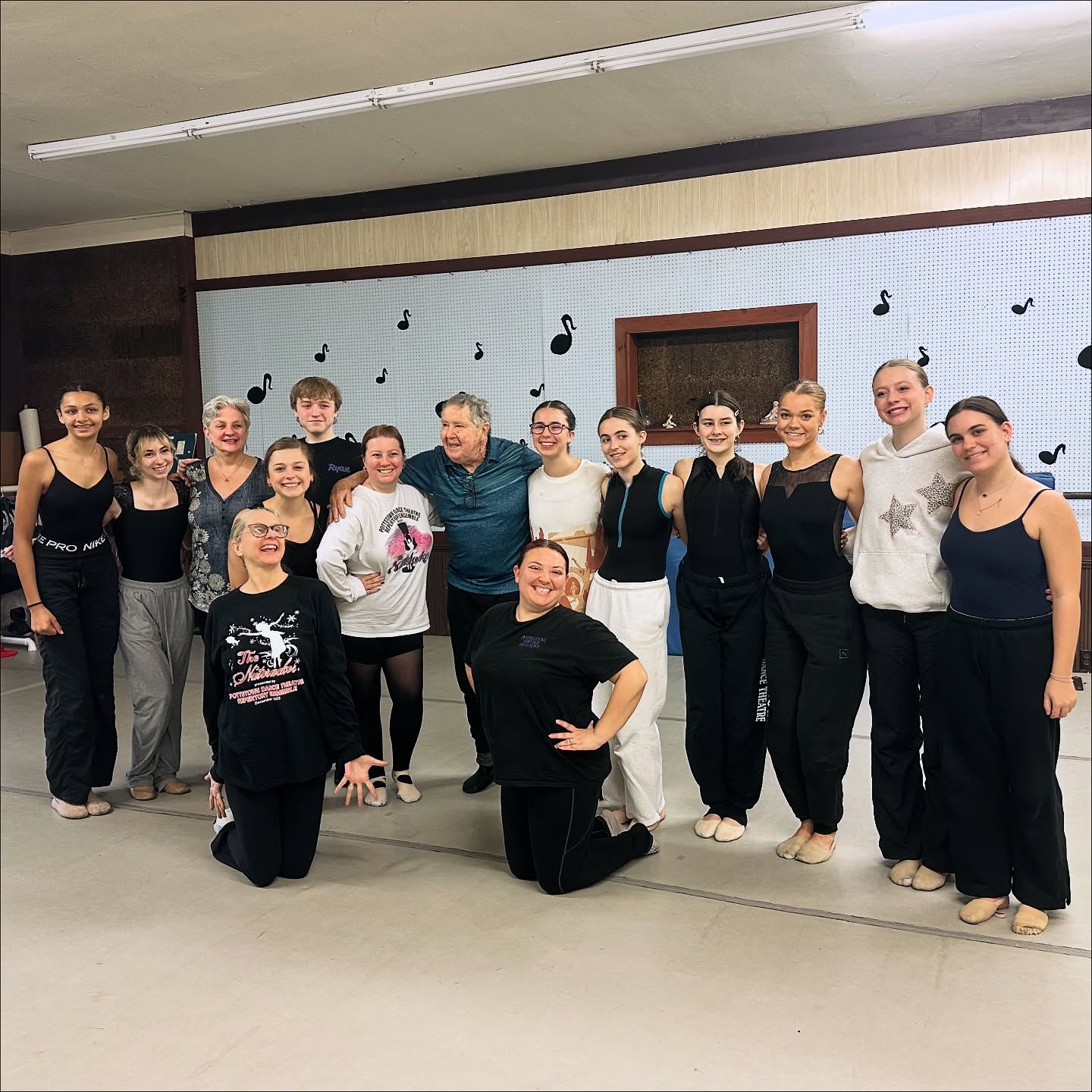 Pics from our amazing Fosse masterclass today with Gary Flannery. What a fantastic class! Thank you so much Gary!