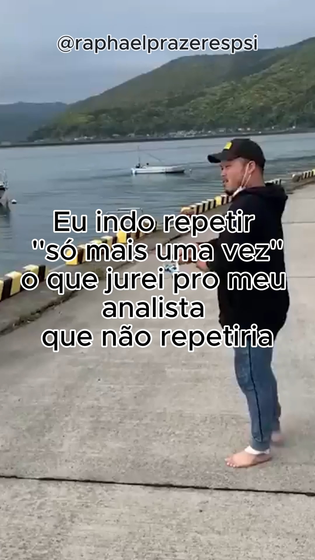 A repetição pode parecer sem sentido à princípio, mas isso vai se criando em análise ! Vai nascendo um saber sobre o porquê de cairmos nas mesmas armadilhas e fazermos de novo aquilo que não gostaríamos.. A repetição é uma tentativa exaustiva de se fazer diferente, de elaboracao ! De cura ! O analista vai dizer: Destaque vez um pouco diferente até não precisar mais desta repetição.