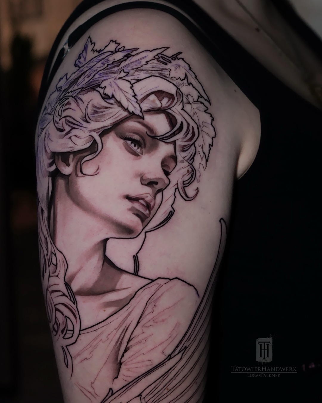 WIP - Art Nouveau inspired sleeve for @goldfuchs_tattoo 🔥 Really looking forward to the next session 🤘
#neotraditional #neotraditionaltattoo #neotrad #artnouveau #neotraditionaleurope #tattoo #tattoos #ink