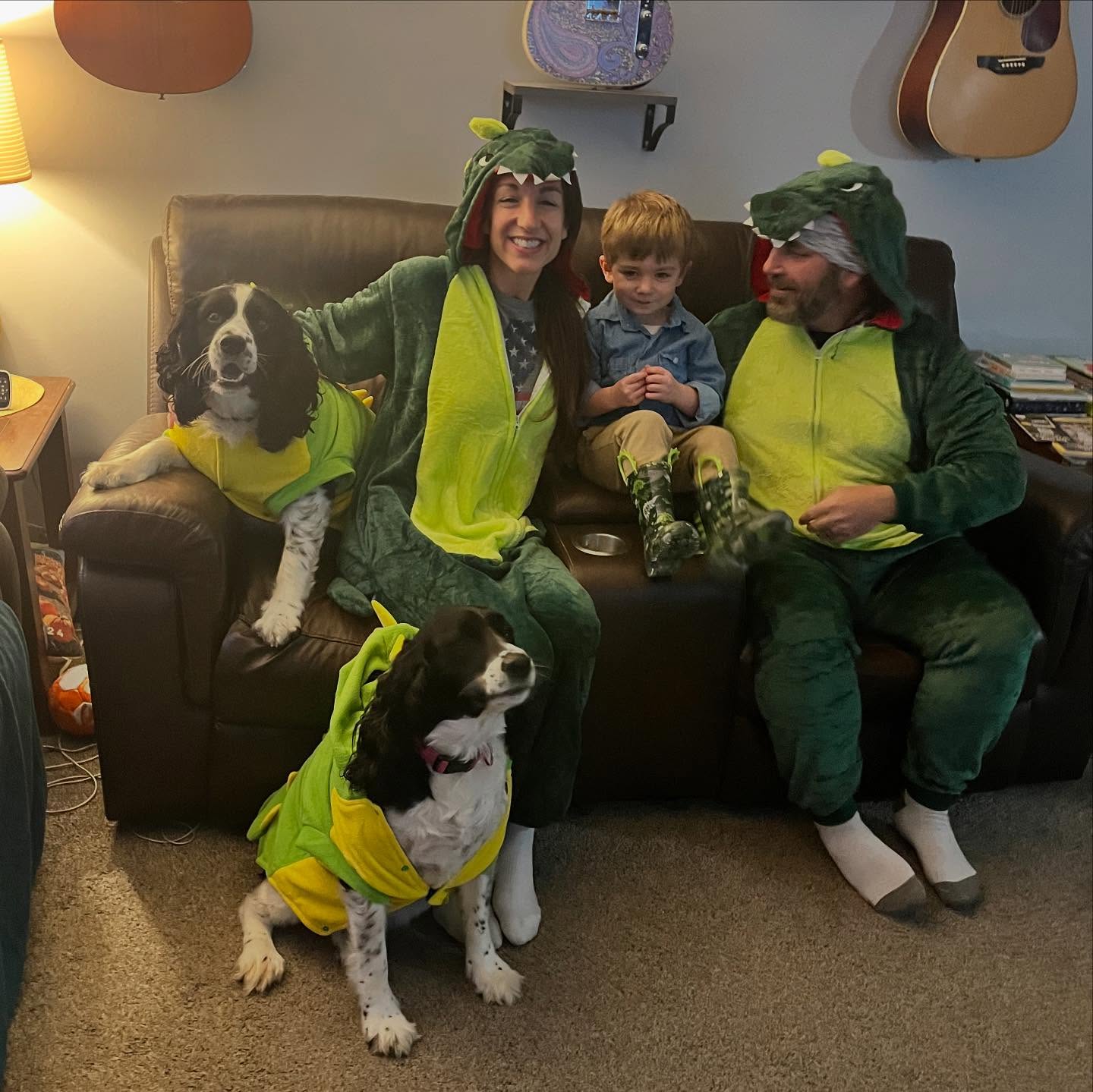 Welcome to…Jurassic Park.
Halloween round 2. 🦖
#jurassicpark #dralangrant #family #familyhalloween #dinosaurs #love #happyhalloween #halloween
