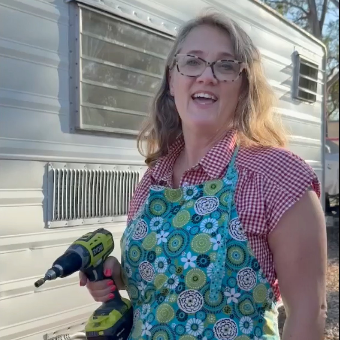 🚐✨ Dive into trailer restoration with Cindee from Atomic Trailer Chicks! Learn how to replace butyl tape and keep your trailer watertight. Ready to get hands-on? Watch now!
https://youtu.be/yzzDmfXzJI4
#TrailerRestoration #DIY #AtomicTrailerChicks #vintagetrailerrestoration